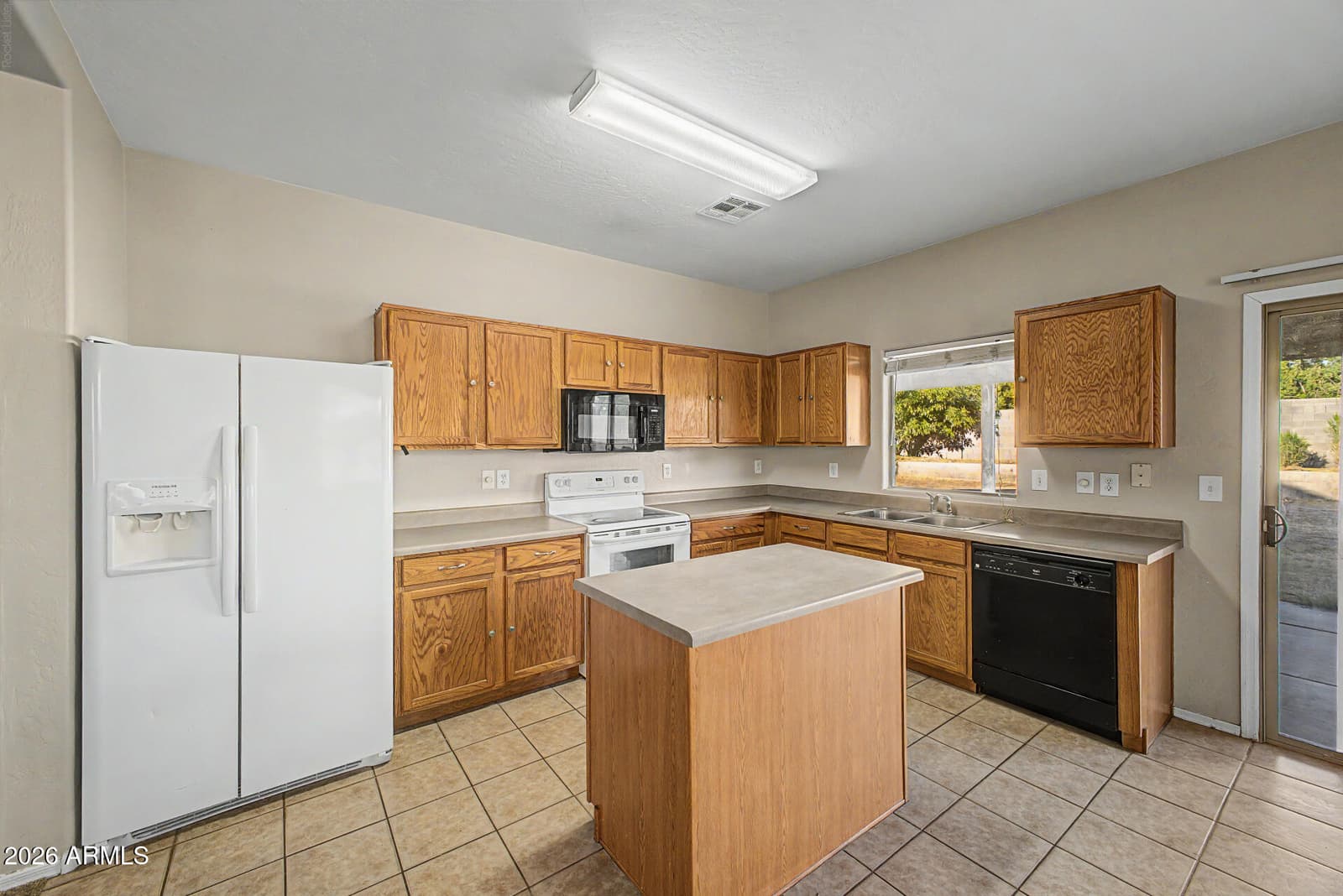 2223 E ANDALUSIAN Loop, San Tan Valley, AZ 85140 — photo 6 of 20