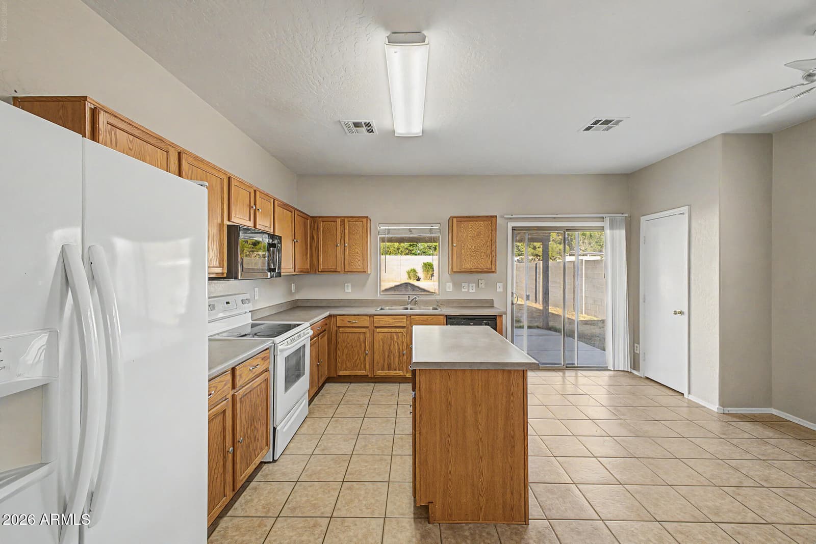 2223 E ANDALUSIAN Loop, San Tan Valley, AZ 85140 — photo 7 of 20