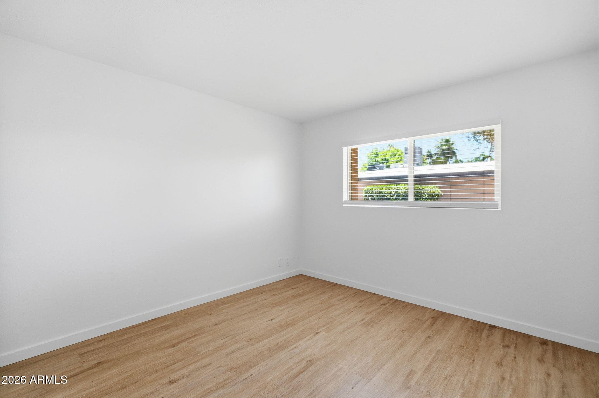 1320 E BETHANY HOME Road 52, Phoenix, AZ 85014 — photo 14 of 44