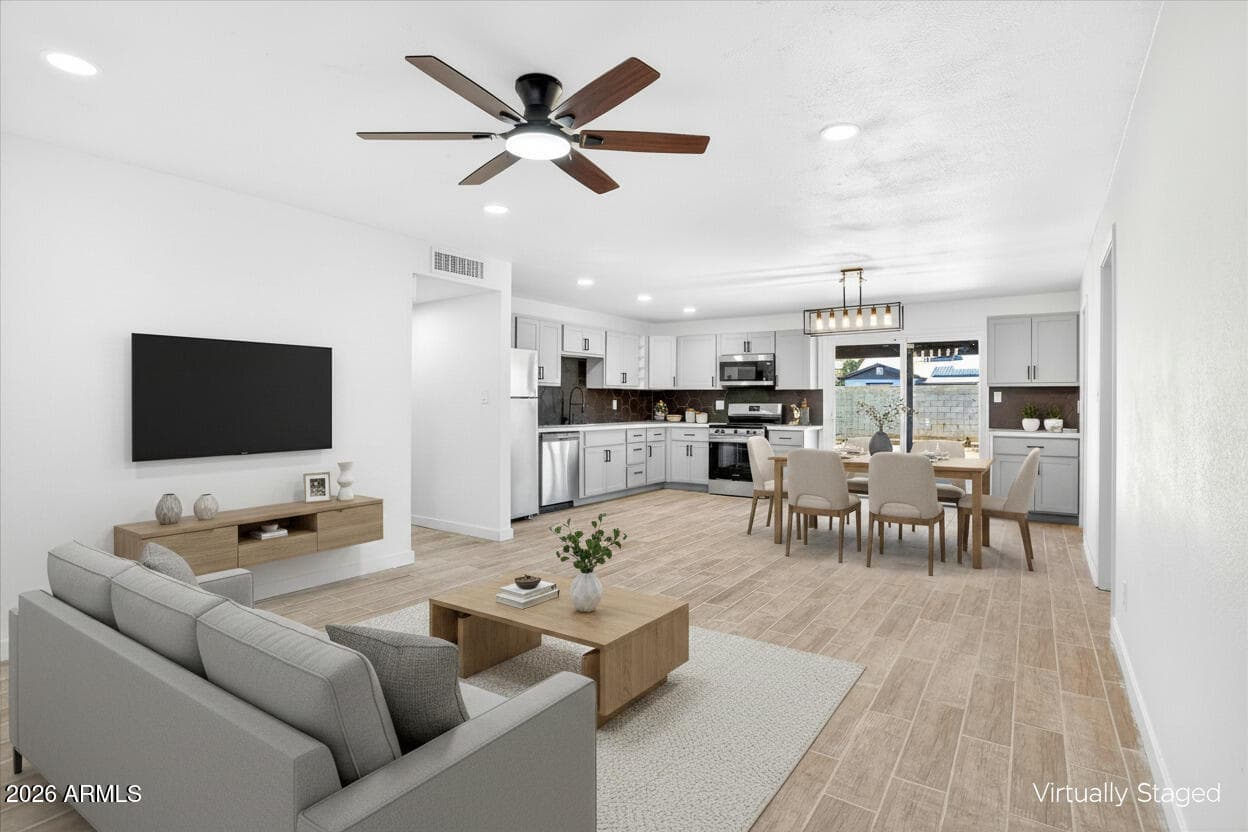 6624 W Columbus Avenue, Phoenix, AZ 85033 — photo 12 of 39