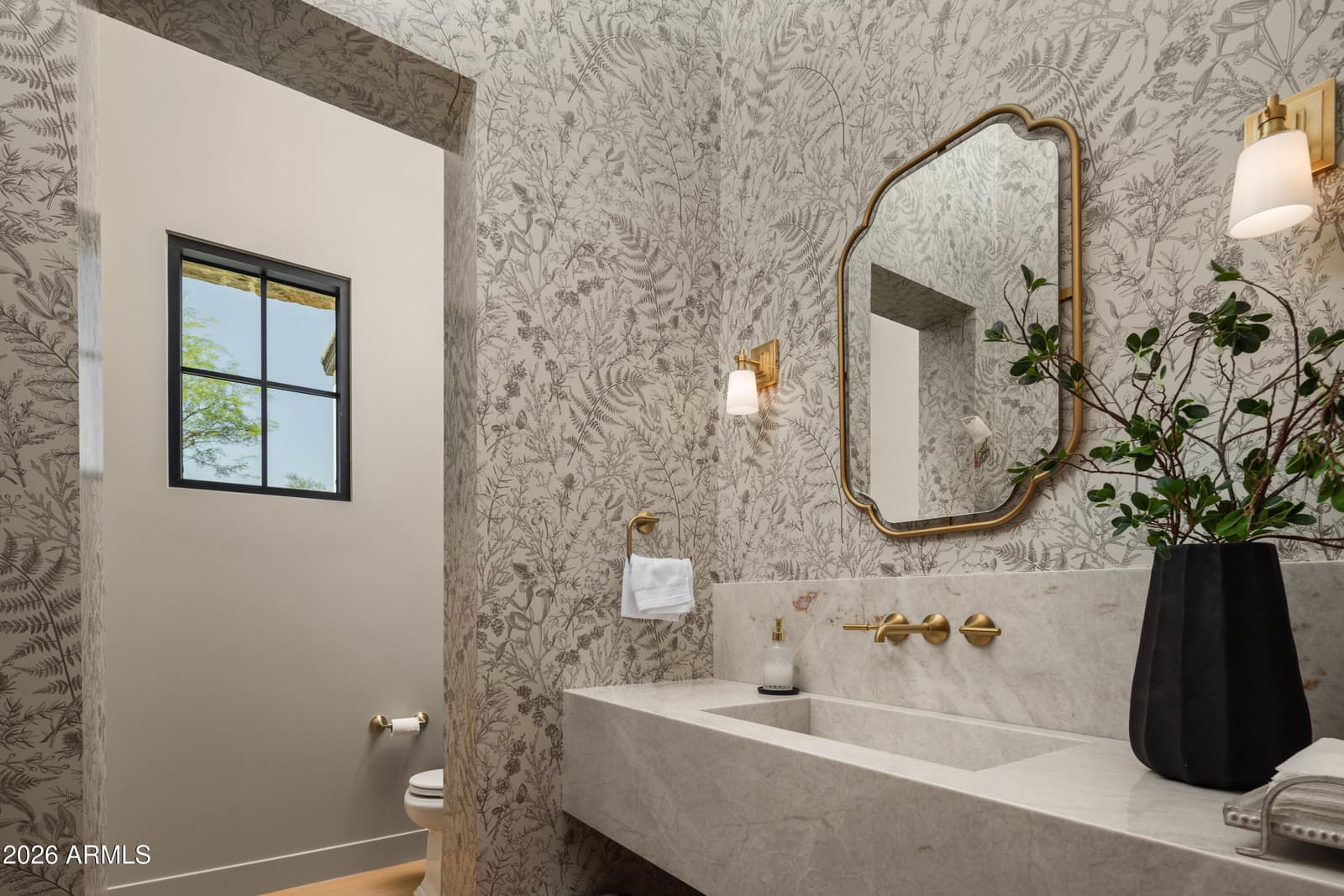 7825 N INVERGORDON Place, Paradise Valley, AZ 85253 — photo 14 of 24