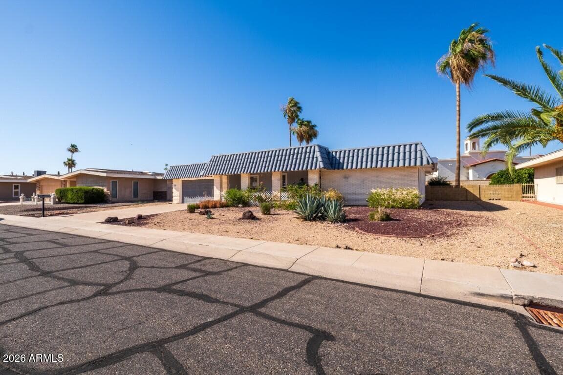 10706 W PINION Lane, Sun City, AZ 85373 — photo 3 of 42