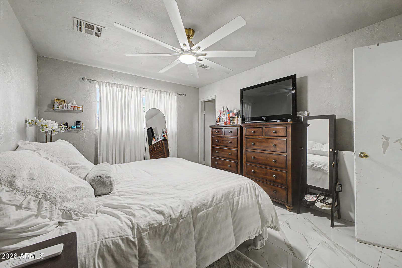 3201 W WILLOW Avenue, Phoenix, AZ 85029 — photo 13 of 25