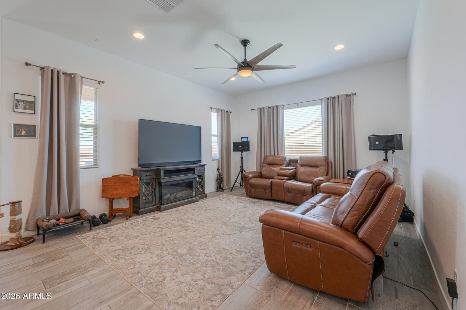 489 E EMERALD Drive, Casa Grande, AZ 85122 — photo 13 of 50