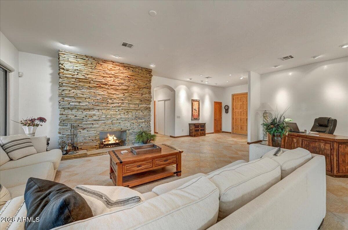 39405 N SPUR CROSS Road, Cave Creek, AZ 85331 — photo 13 of 43