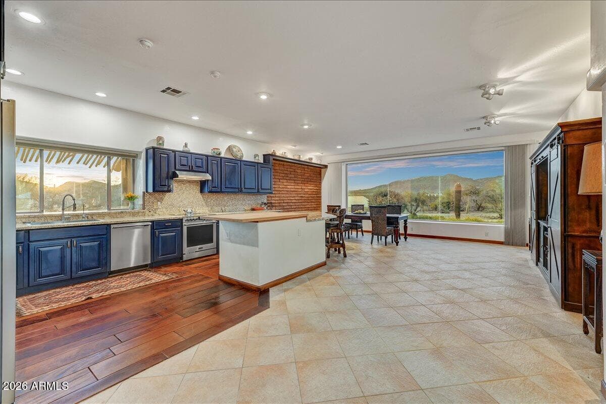 39405 N SPUR CROSS Road, Cave Creek, AZ 85331 — photo 14 of 43