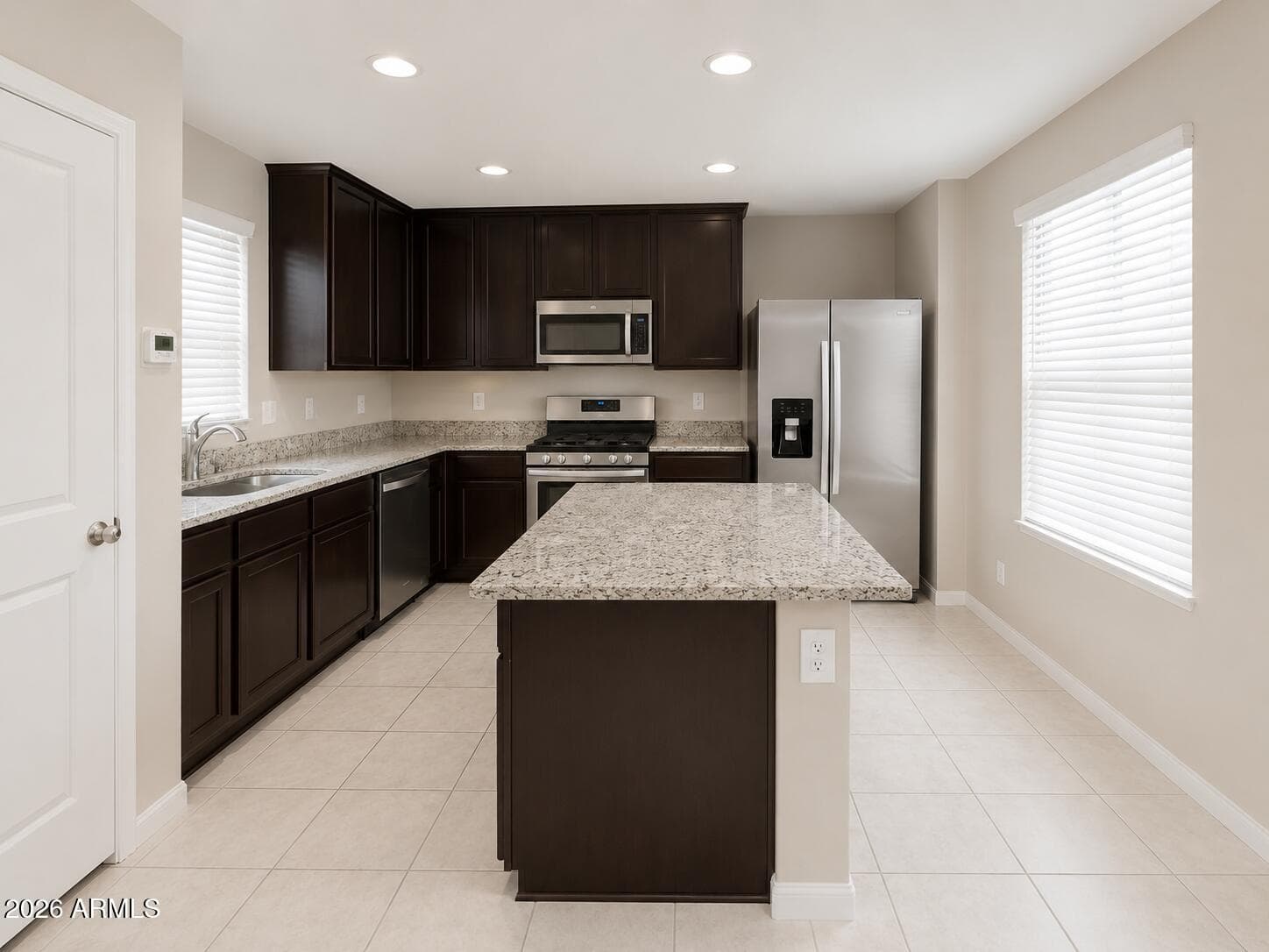 8247 W ILLINI Street, Phoenix, AZ 85043 — photo 1 of 25
