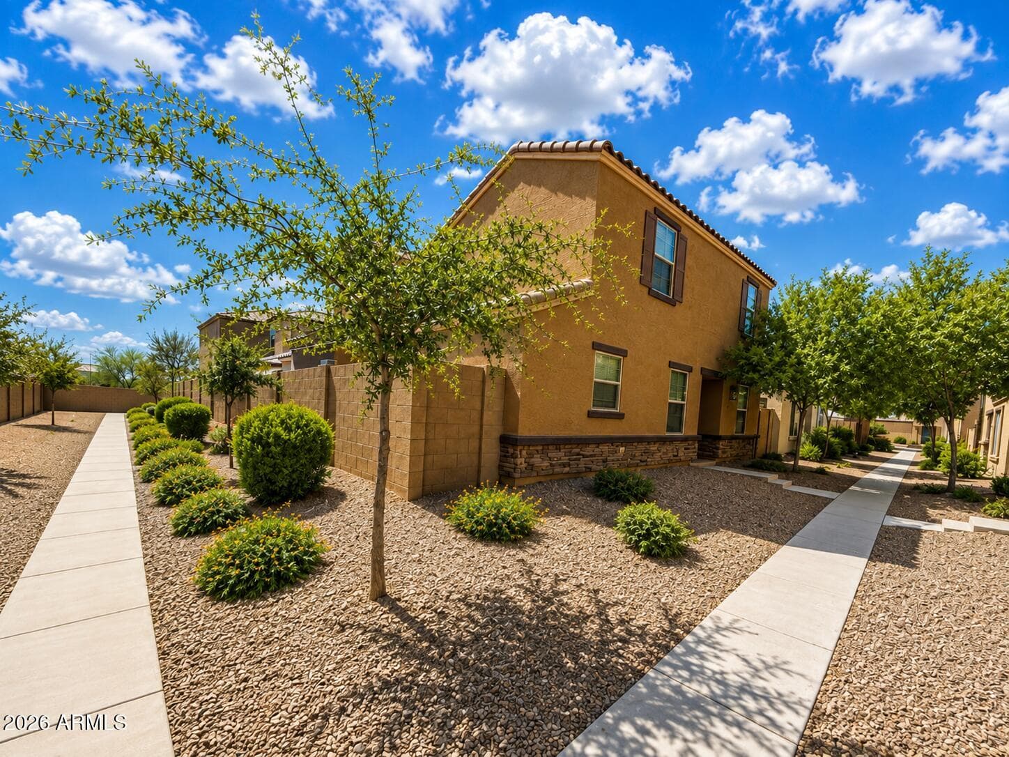 8247 W ILLINI Street, Phoenix, AZ 85043 — photo 2 of 25