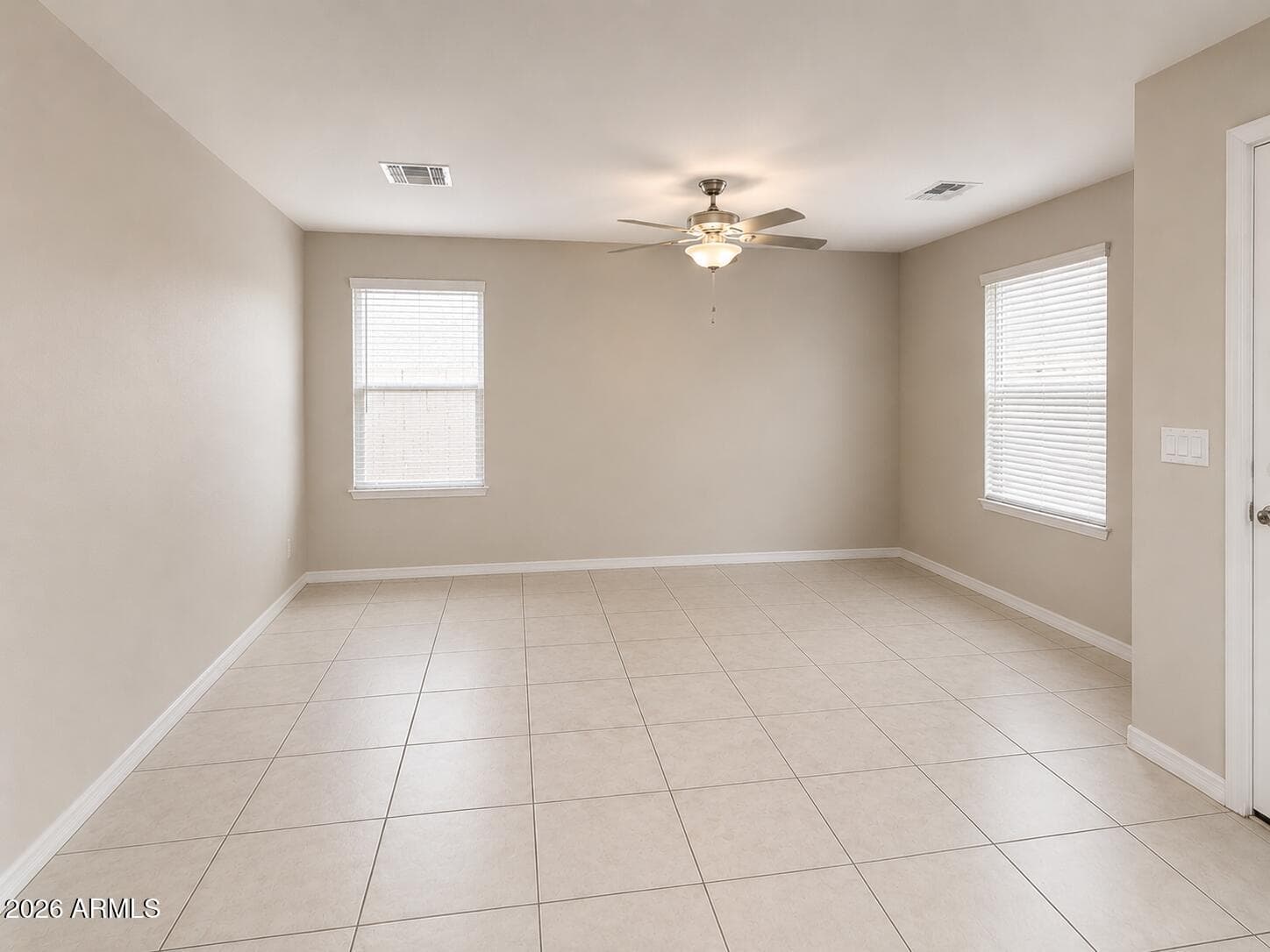 8247 W ILLINI Street, Phoenix, AZ 85043 — photo 4 of 25