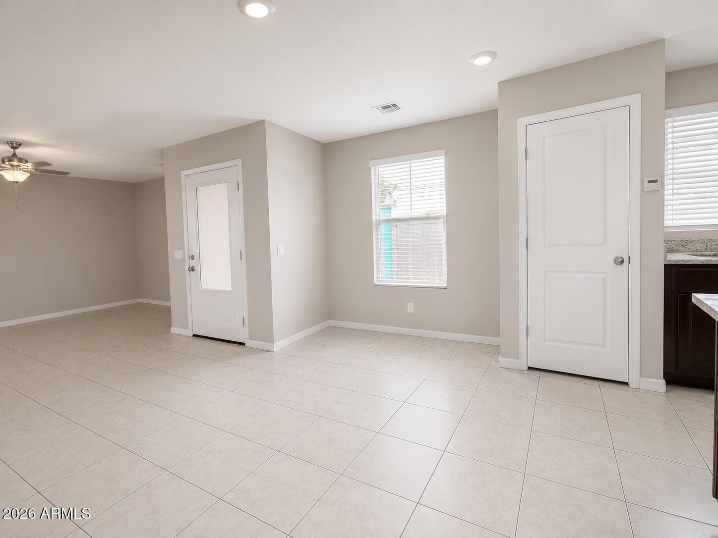 8247 W ILLINI Street, Phoenix, AZ 85043 — photo 6 of 25