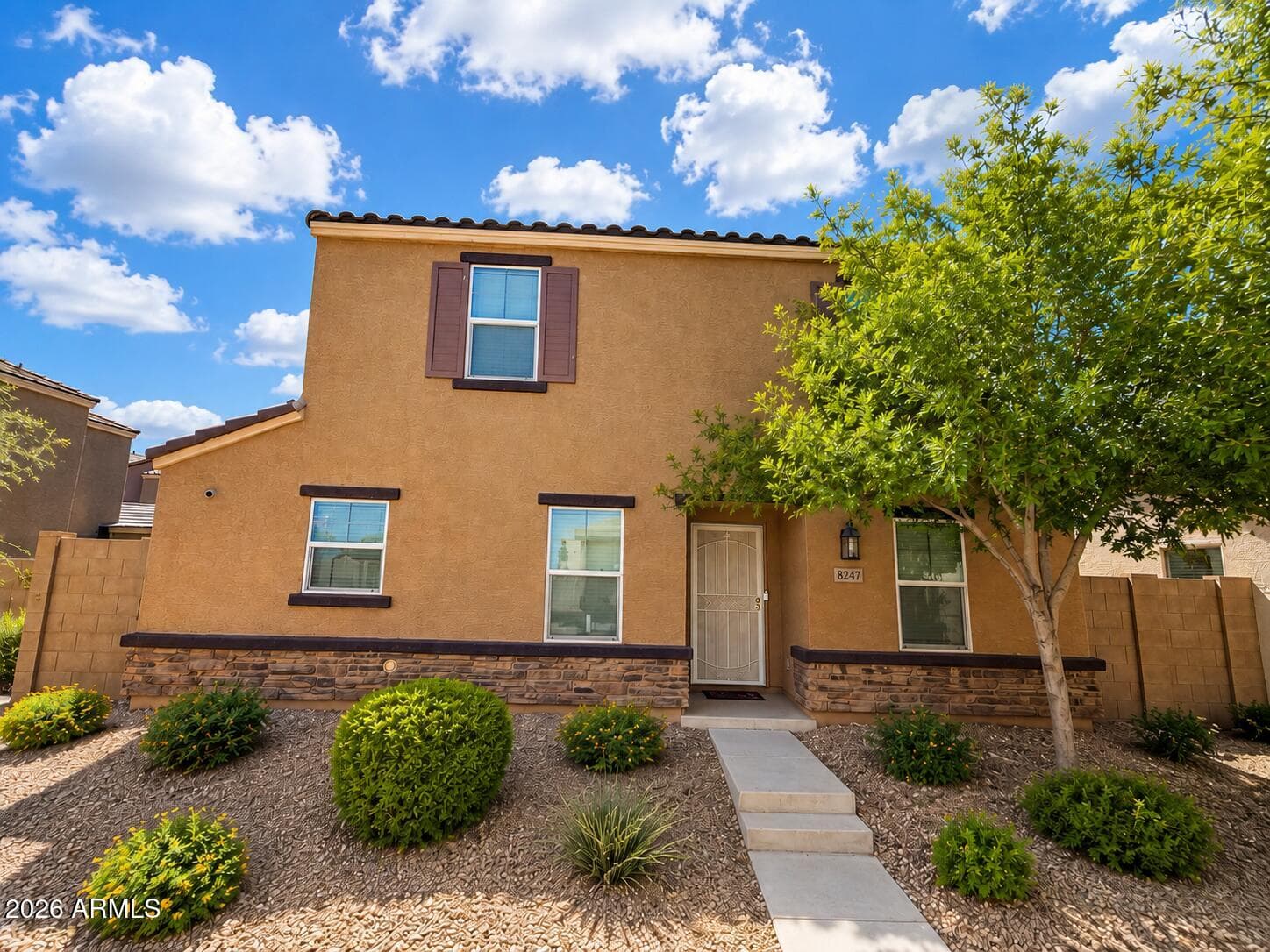 8247 W ILLINI Street, Phoenix, AZ 85043 — photo 9 of 25