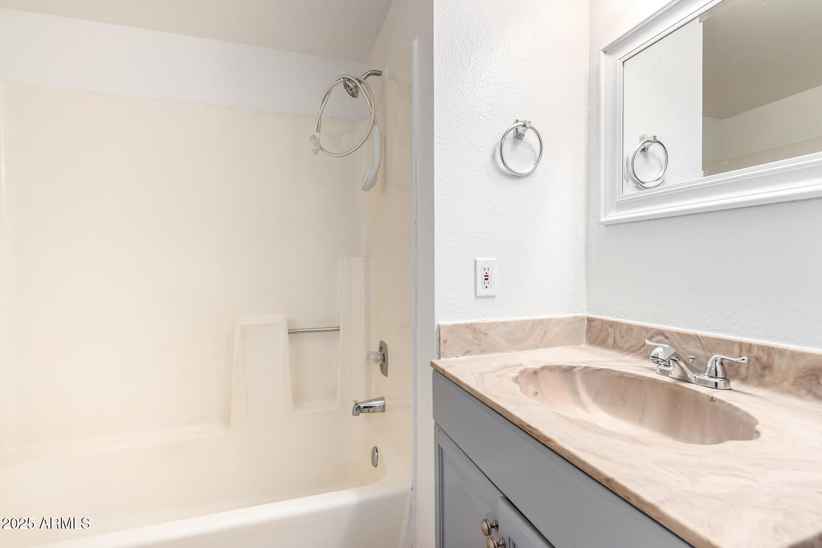 2674 N 43RD Avenue D, Phoenix, AZ 85009 — photo 12 of 19
