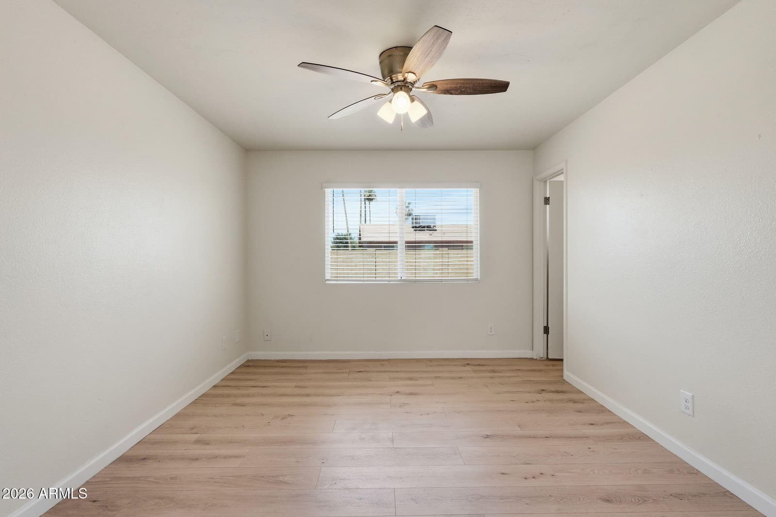 612 W FARMDALE Avenue, Mesa, AZ 85210 — photo 14 of 39