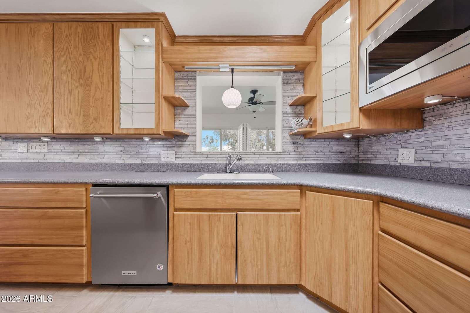6518 N 16TH Avenue, Phoenix, AZ 85015 — photo 13 of 60