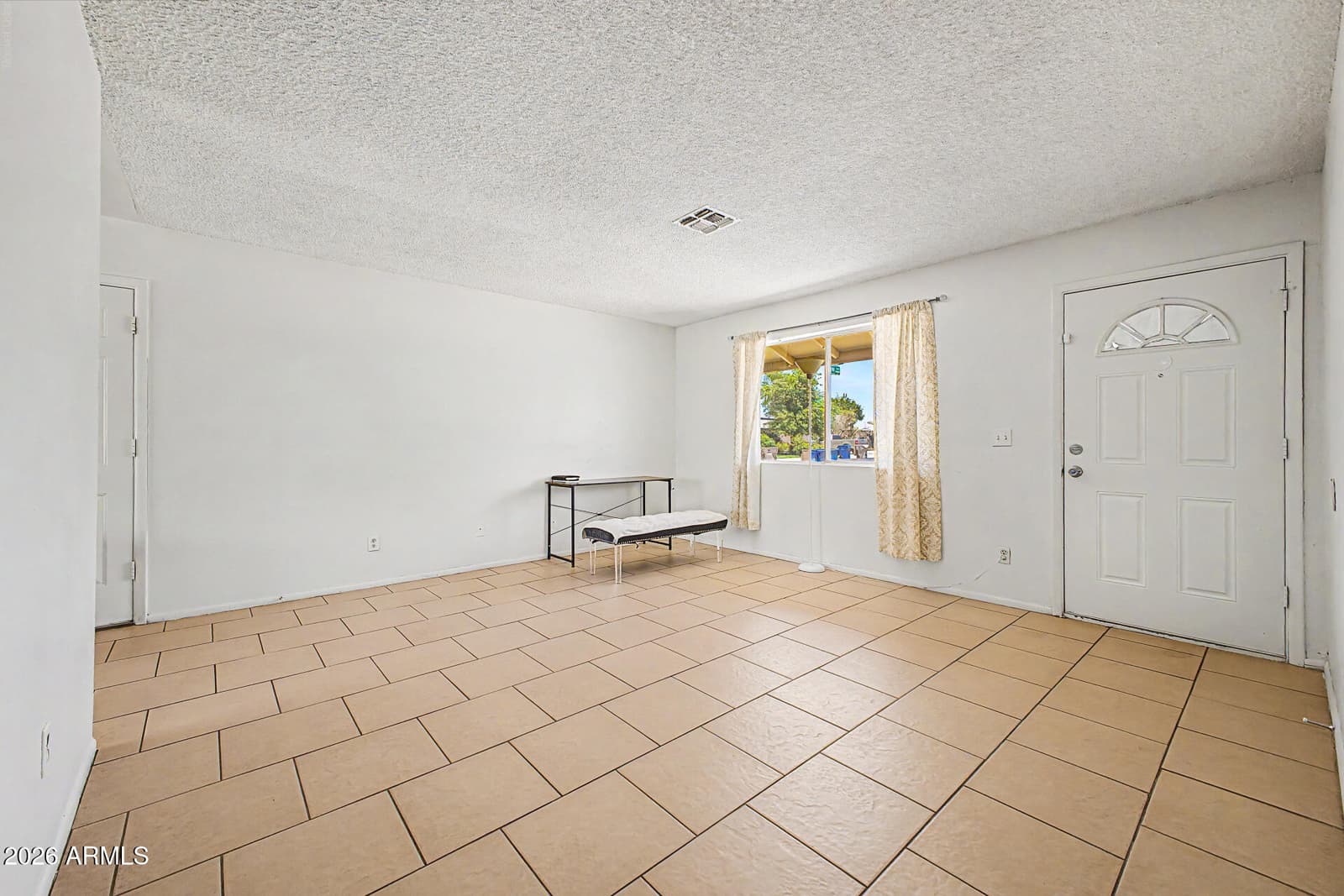 6812 N 65TH Avenue, Glendale, AZ 85301 — photo 4 of 25