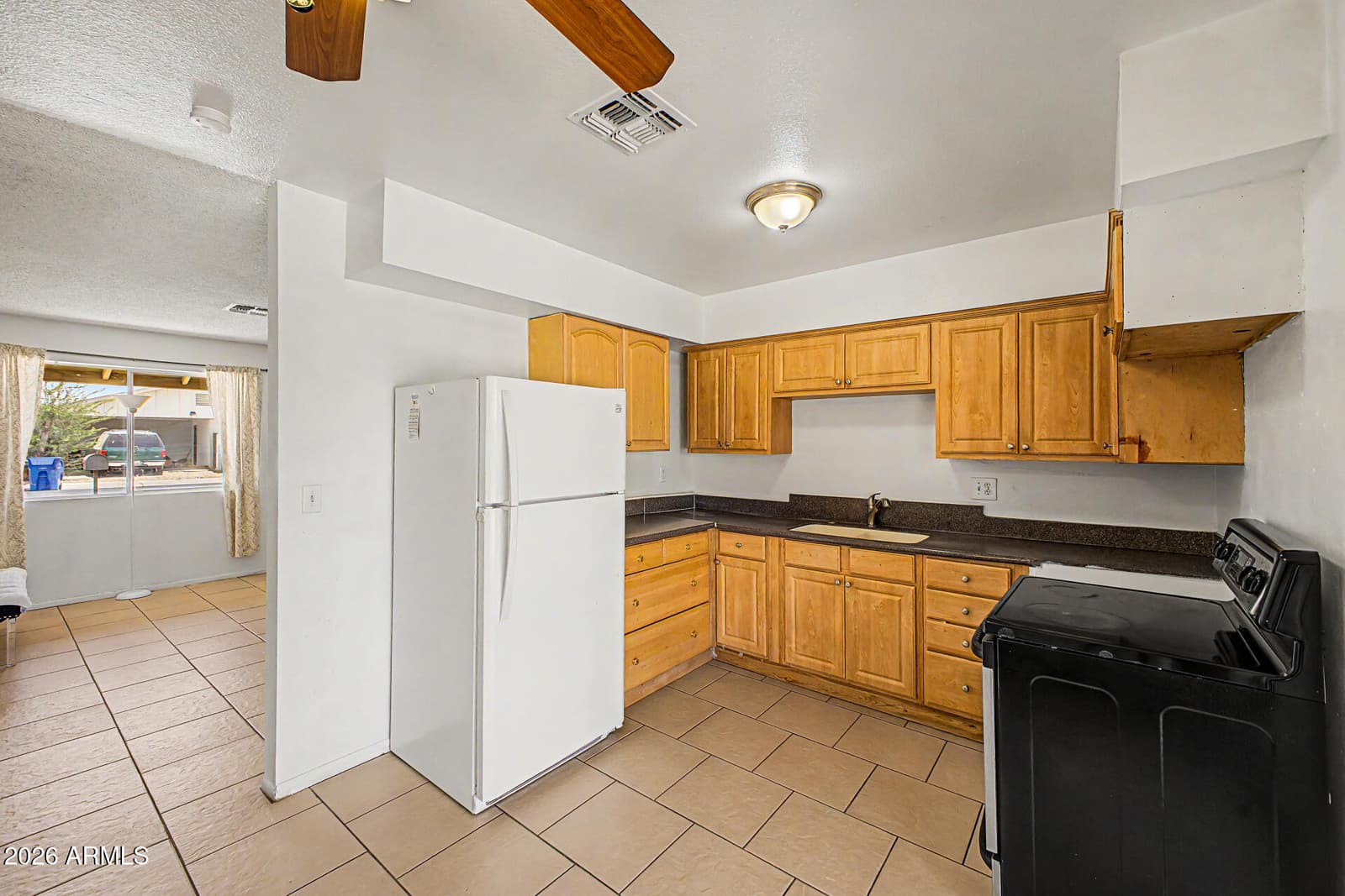 6812 N 65TH Avenue, Glendale, AZ 85301 — photo 9 of 25