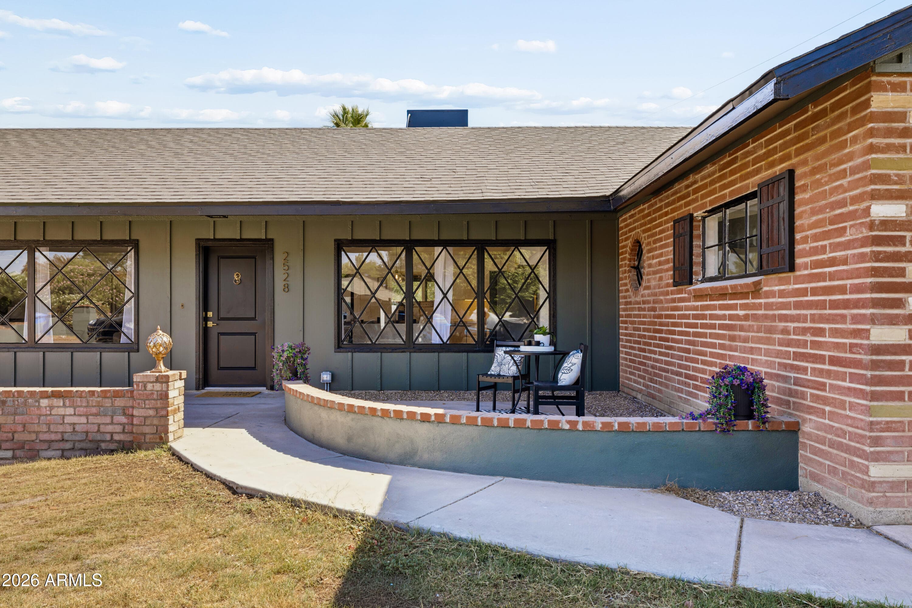 2528 N 48TH Place N, Phoenix, AZ 85008 — photo 2 of 29