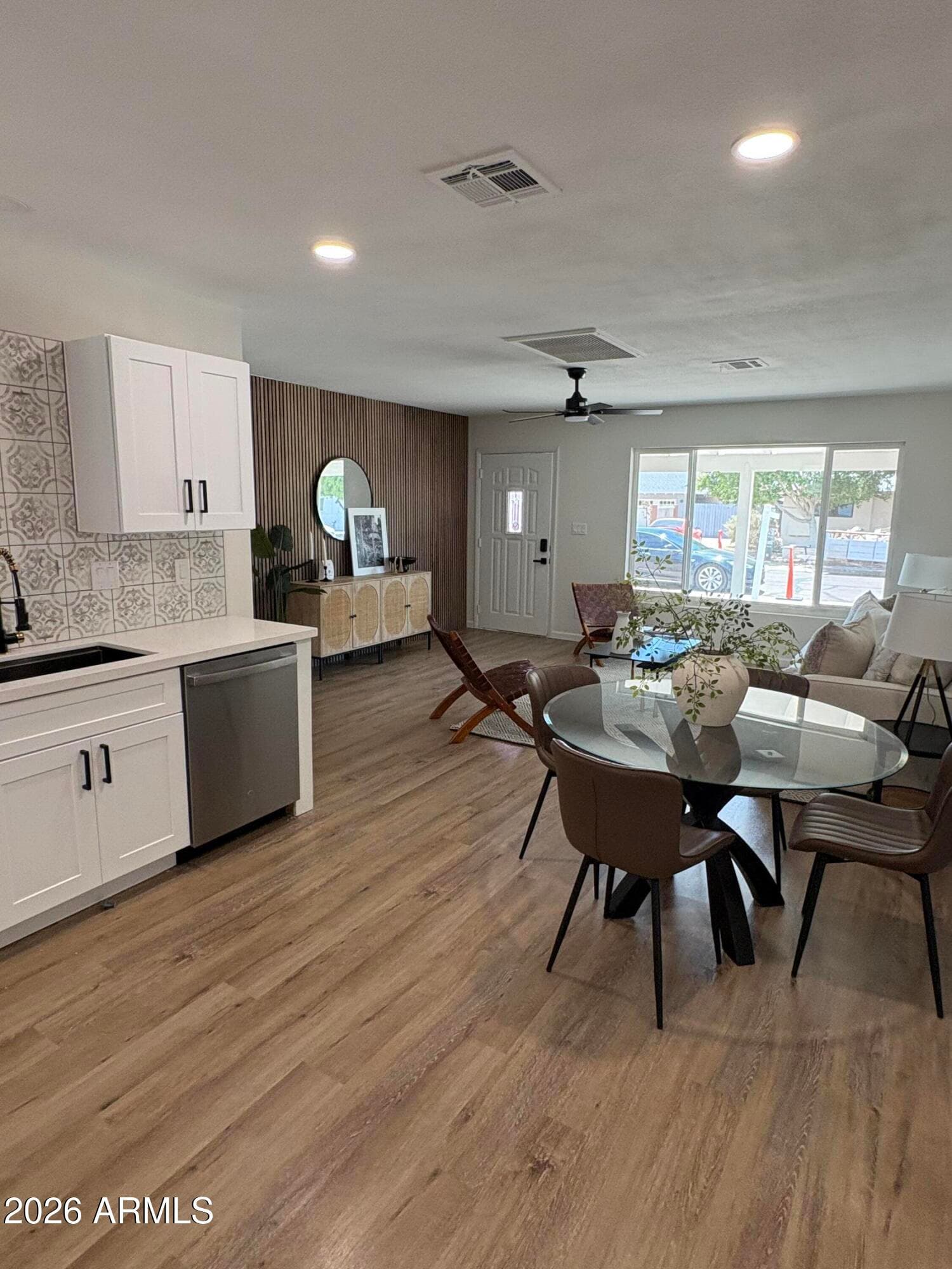 8450 E WINDSOR Avenue, Scottsdale, AZ 85257 — photo 13 of 31