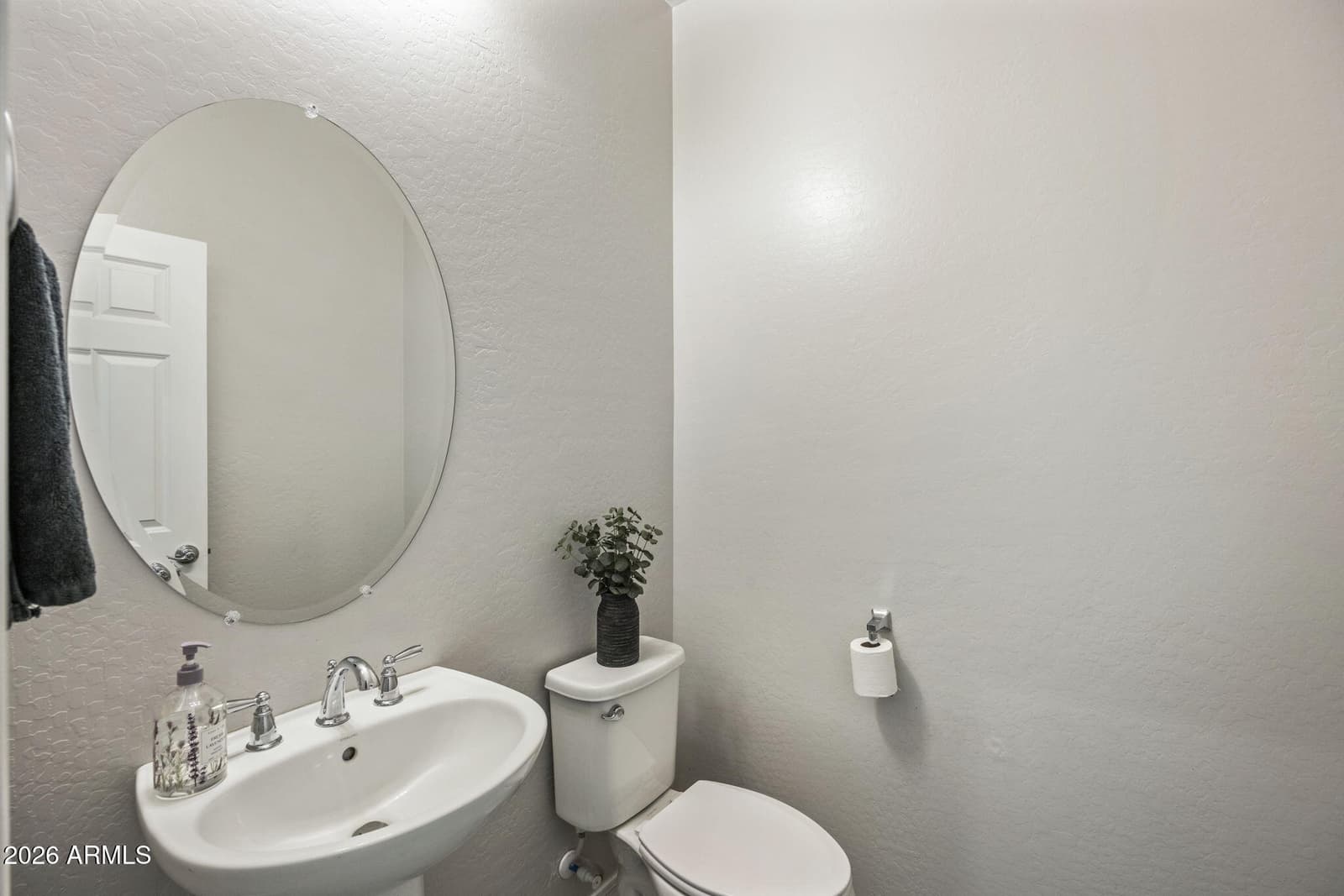 2022 W DESERT HOLLOW Drive, Phoenix, AZ 85085 — photo 17 of 25