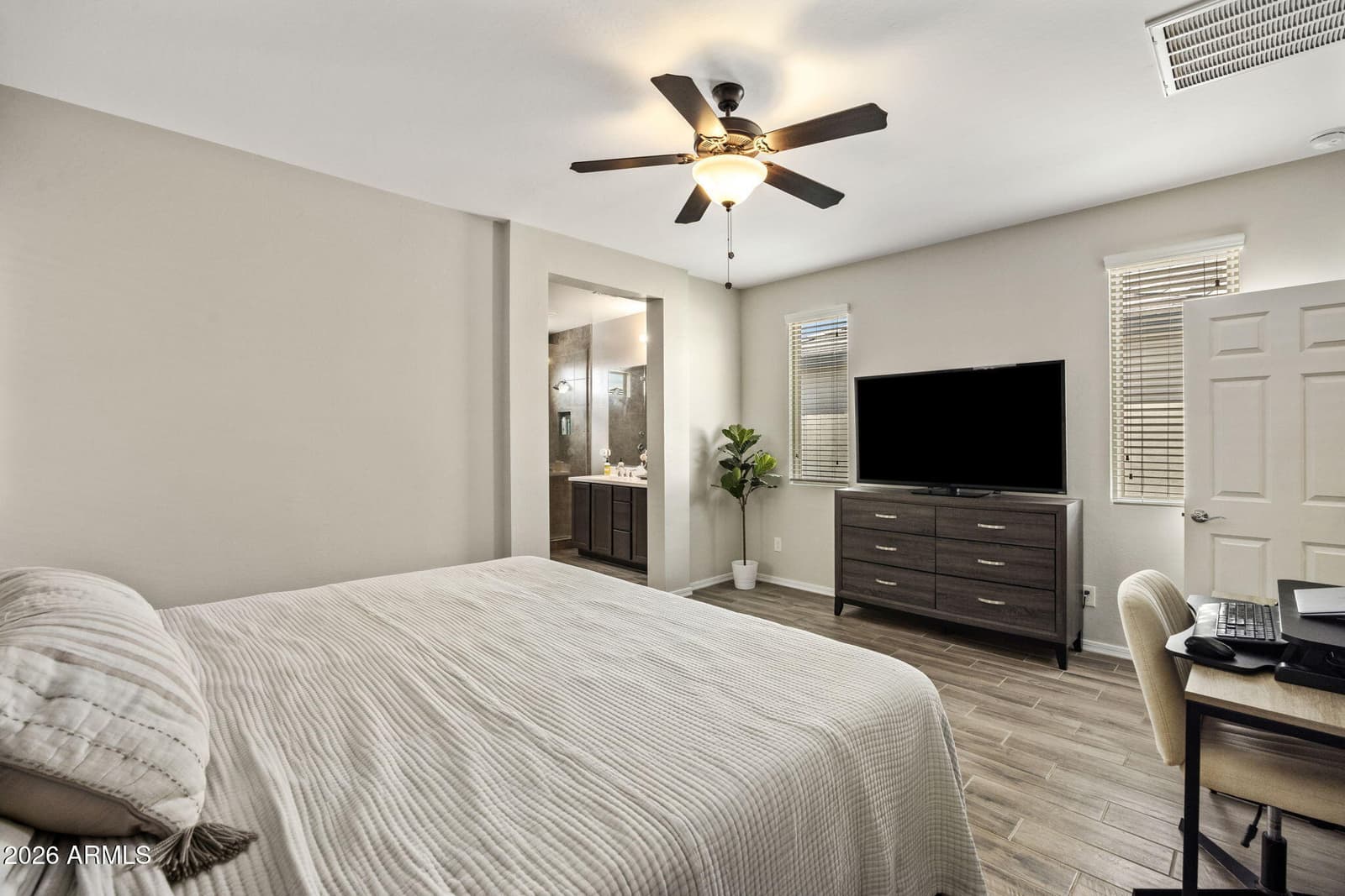 2022 W DESERT HOLLOW Drive, Phoenix, AZ 85085 — photo 11 of 25