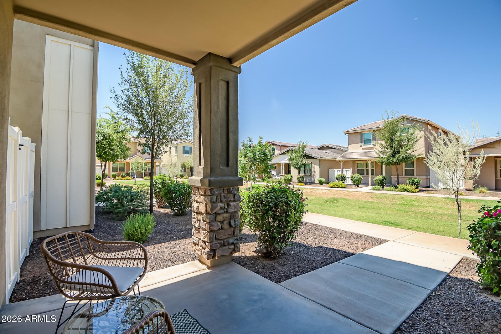 2252 S BASMATH Lane, Gilbert, AZ 85295 — photo 4 of 36