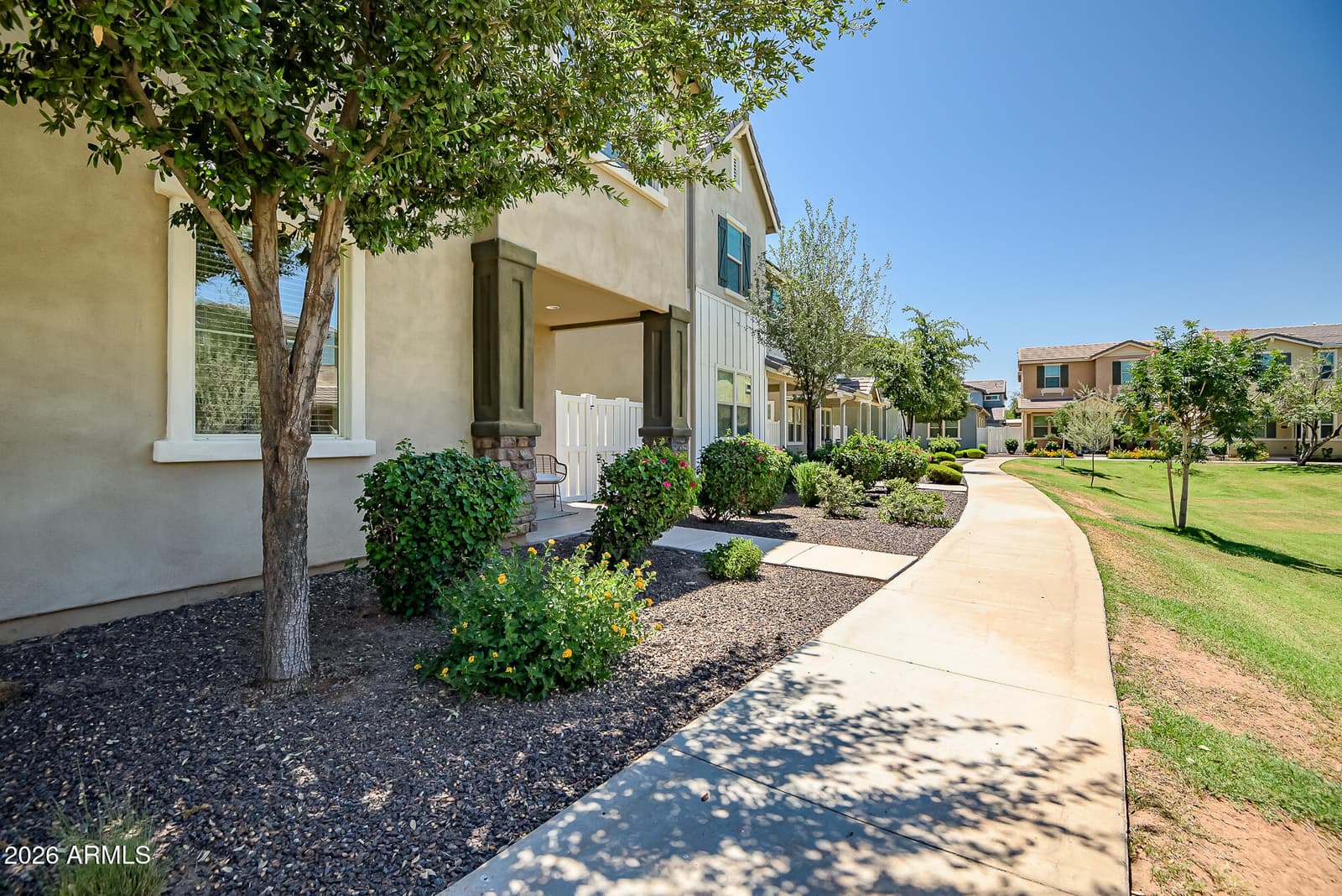 2252 S BASMATH Lane, Gilbert, AZ 85295 — photo 3 of 36