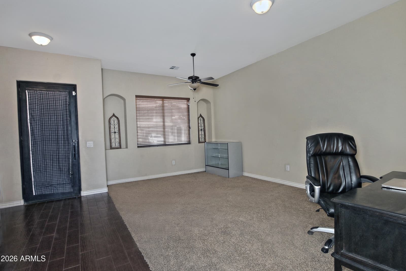 839 W SAGUARO Lane, San Tan Valley, AZ 85143 — photo 4 of 38
