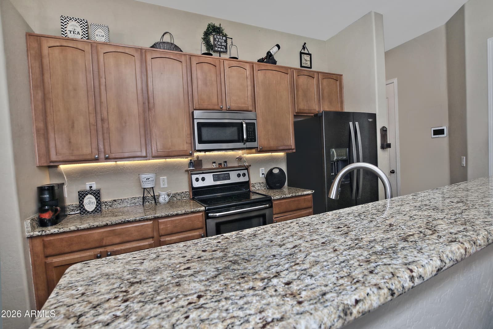 839 W SAGUARO Lane, San Tan Valley, AZ 85143 — photo 13 of 38