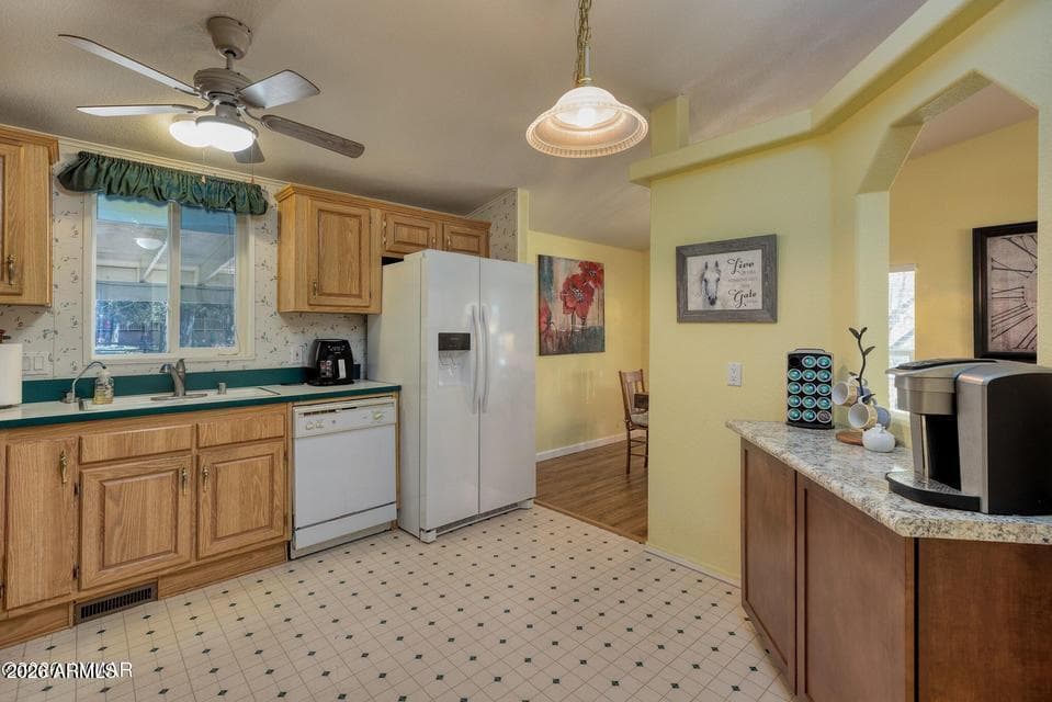 4860 S 29TH Street, Show Low, AZ 85901 — photo 8 of 23