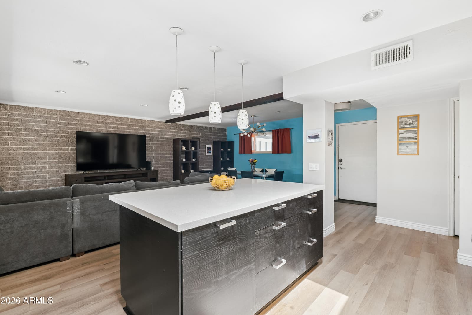 3354 N 6TH Avenue, Phoenix, AZ 85013 — photo 10 of 29