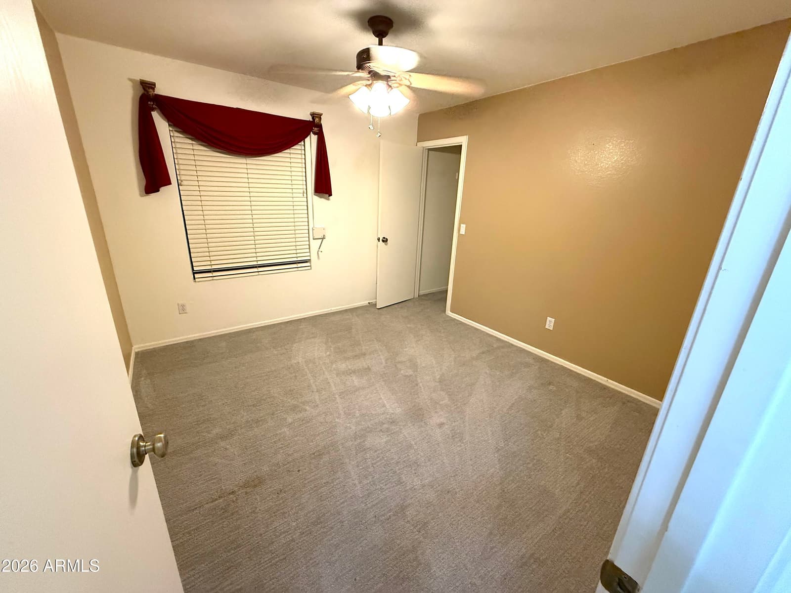 10781 W ROBIN Lane W, Peoria, AZ 85373 — photo 10 of 20