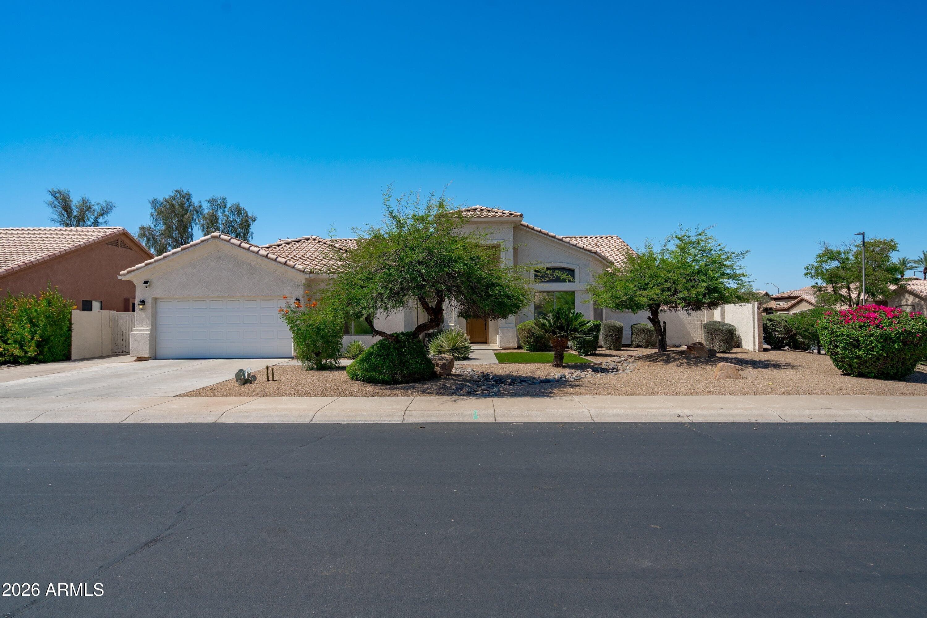 13590 W EDGEMONT Avenue, Goodyear, AZ 85395 — photo 2 of 83