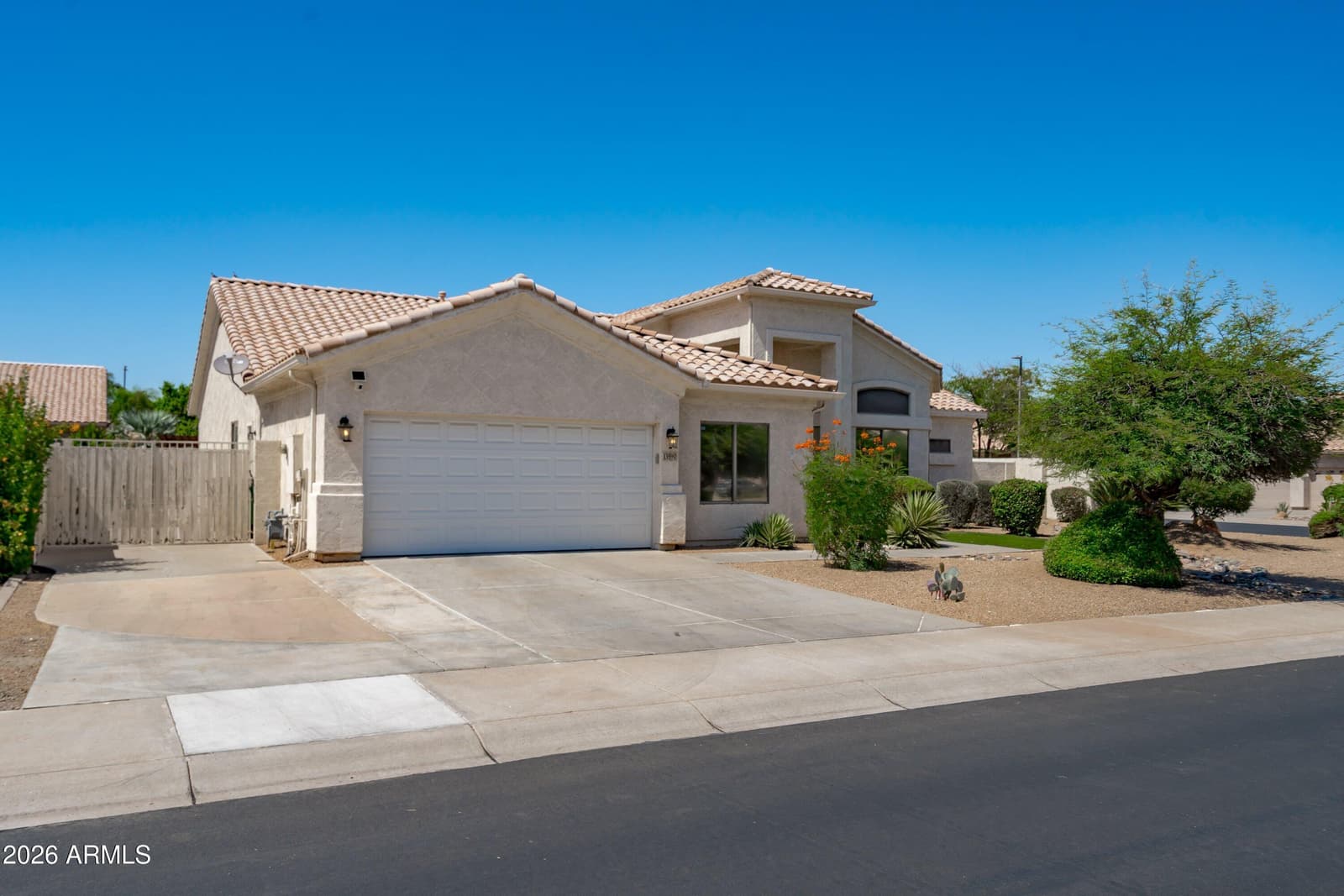 13590 W EDGEMONT Avenue, Goodyear, AZ 85395 — photo 3 of 83