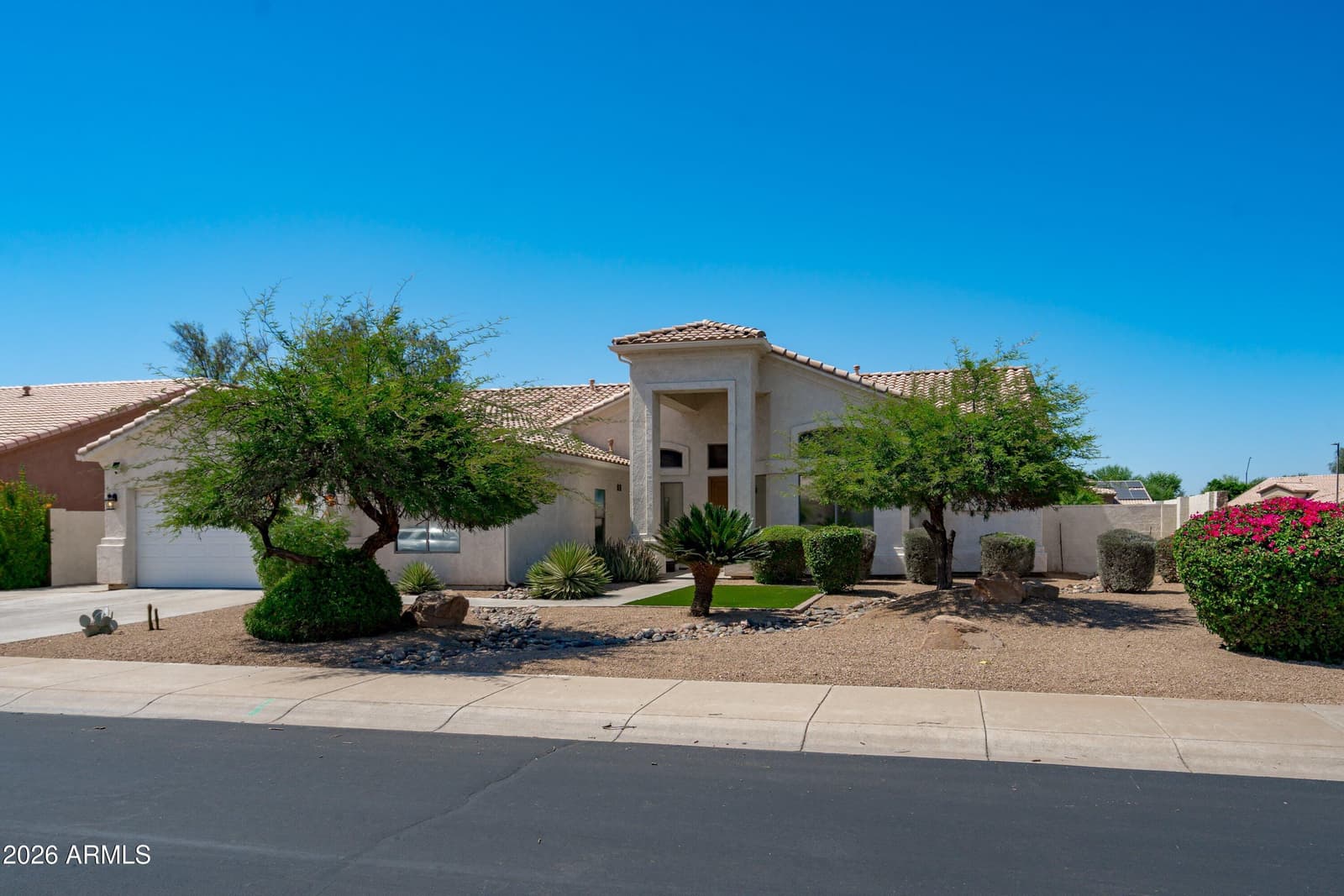 13590 W EDGEMONT Avenue, Goodyear, AZ 85395 — photo 4 of 83