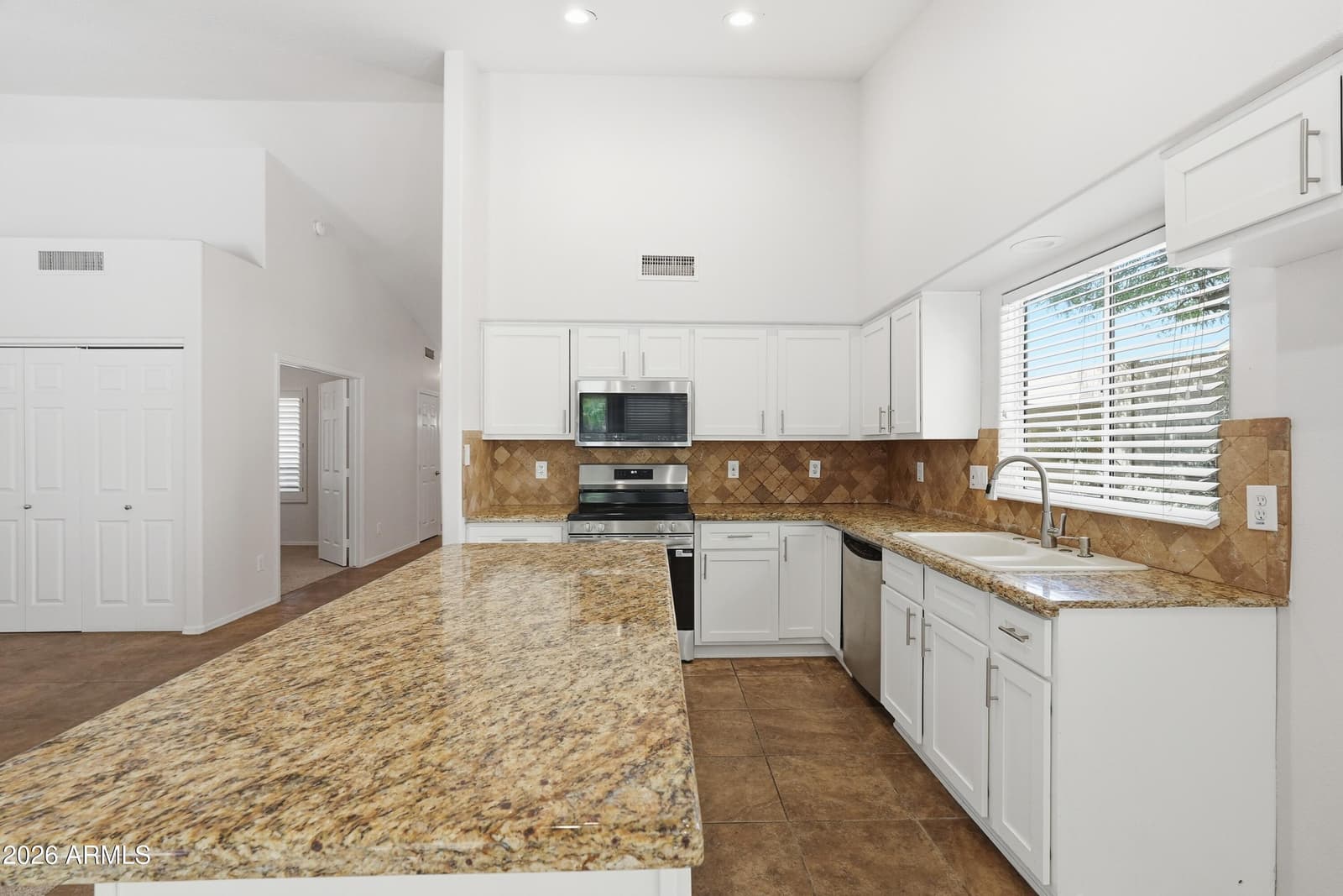 908 E VERBENA Drive, Phoenix, AZ 85048 — photo 8 of 18