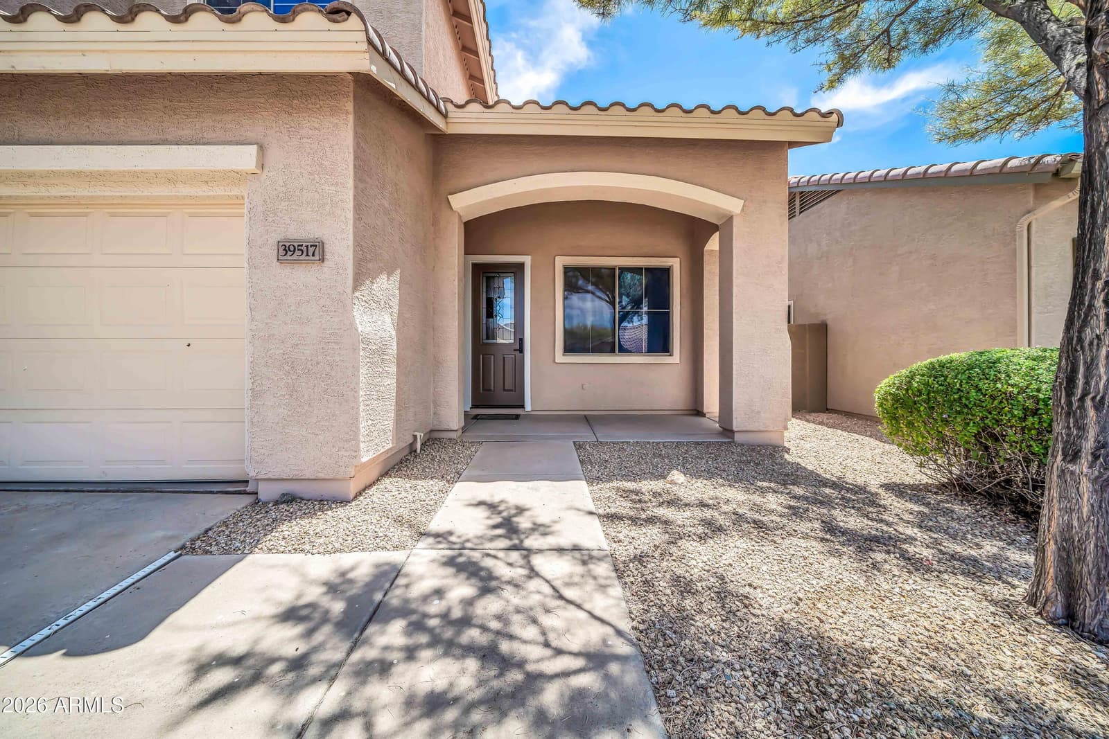 39517 N HILLERMAN Way, Phoenix, AZ 85086 — photo 4 of 48