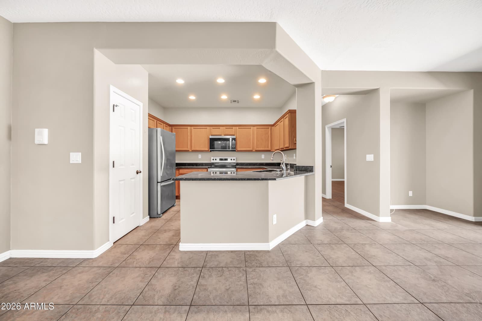 39517 N HILLERMAN Way, Phoenix, AZ 85086 — photo 7 of 48