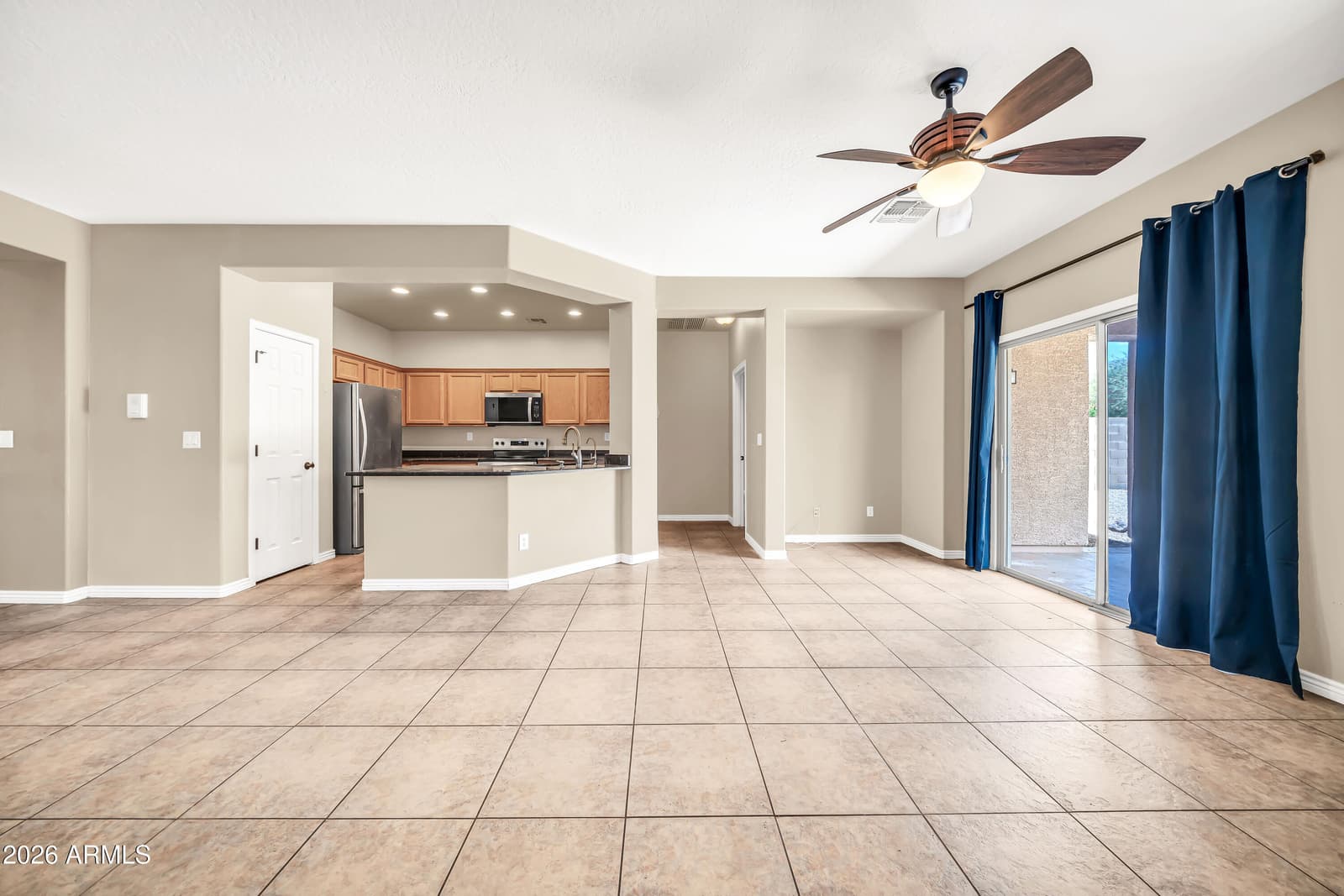 39517 N HILLERMAN Way, Phoenix, AZ 85086 — photo 9 of 48