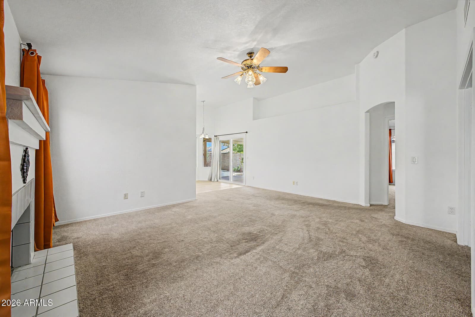 10851 W BEAUBIEN Drive, Peoria, AZ 85373 — photo 4 of 32