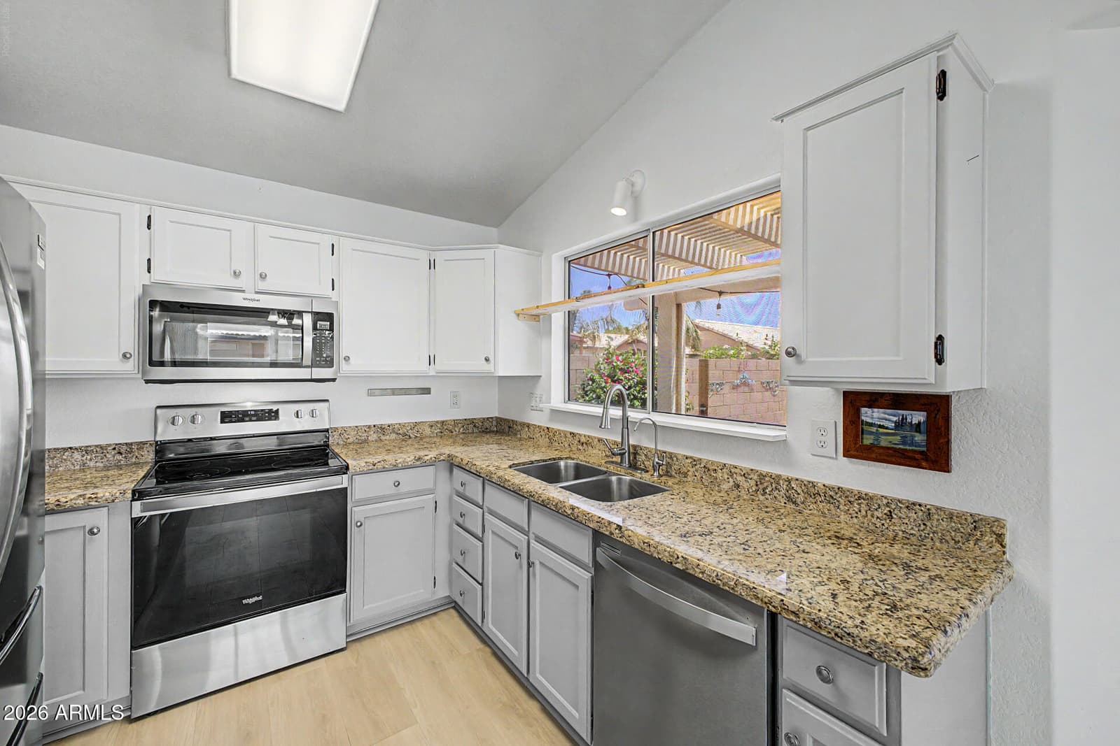 10851 W BEAUBIEN Drive, Peoria, AZ 85373 — photo 9 of 32