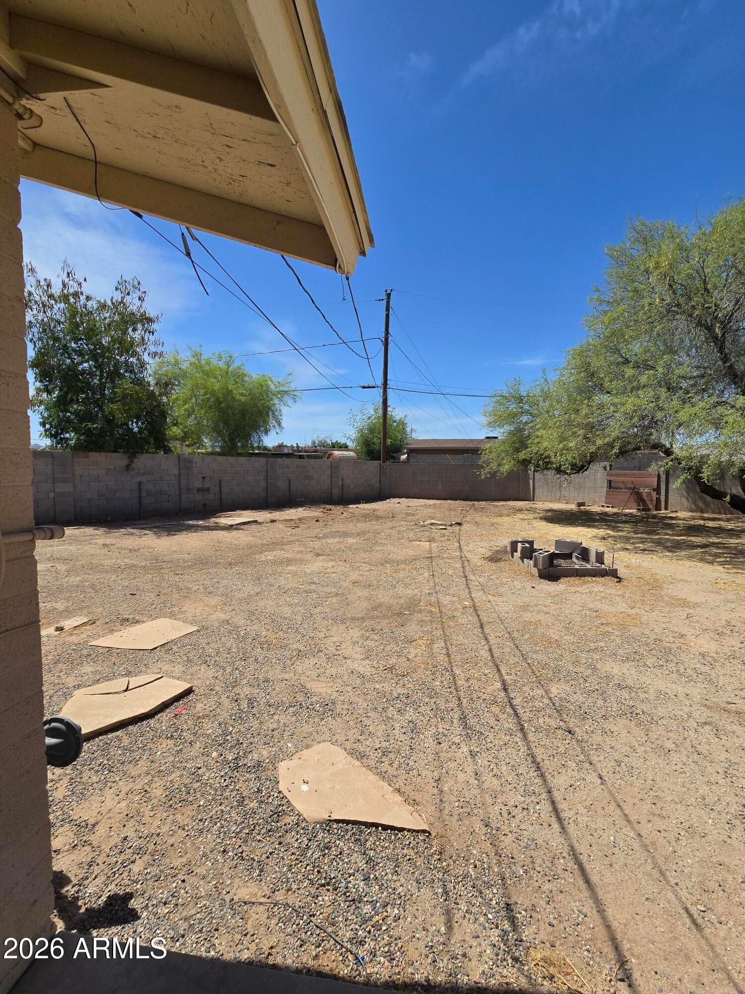 517 W GROVE Street, Phoenix, AZ 85041 — photo 14 of 17