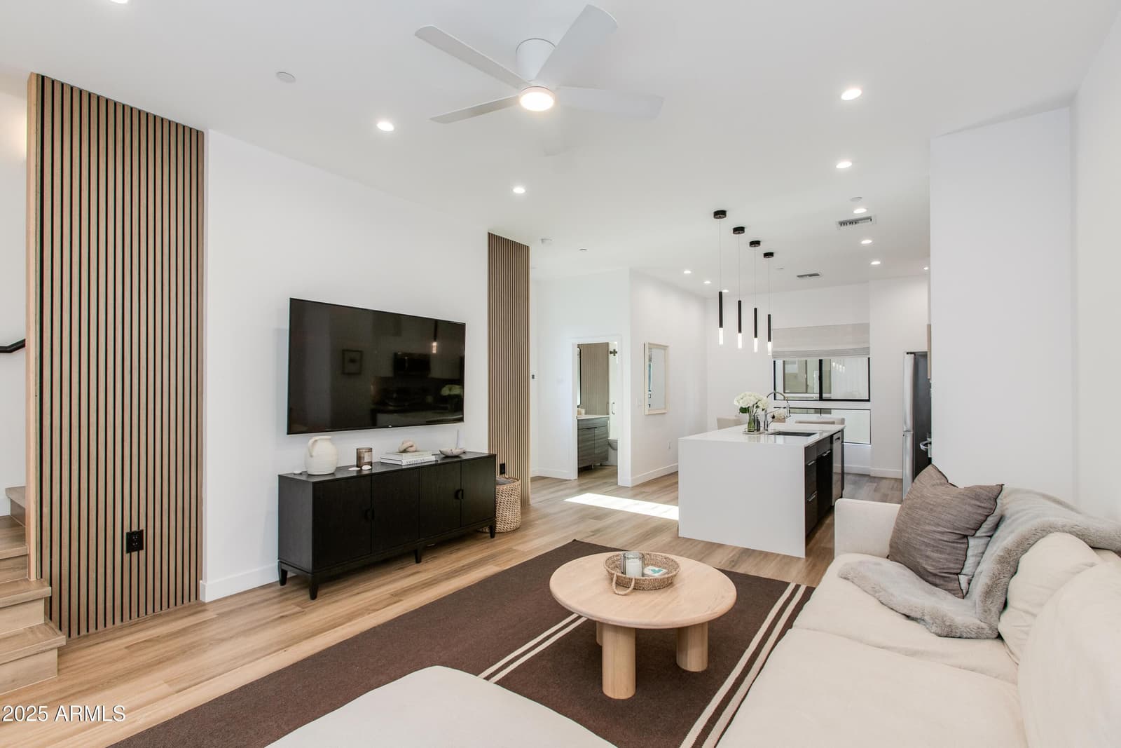 4220 N 32nd Street Unit 37, Phoenix, AZ 85018 — photo 3 of 19