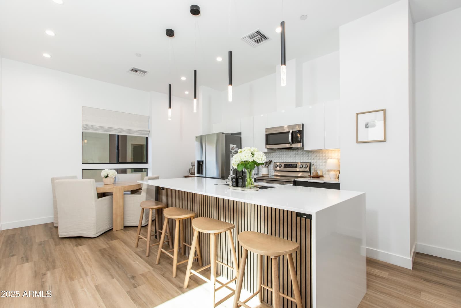 4220 N 32nd Street Unit 37, Phoenix, AZ 85018 — photo 1 of 19