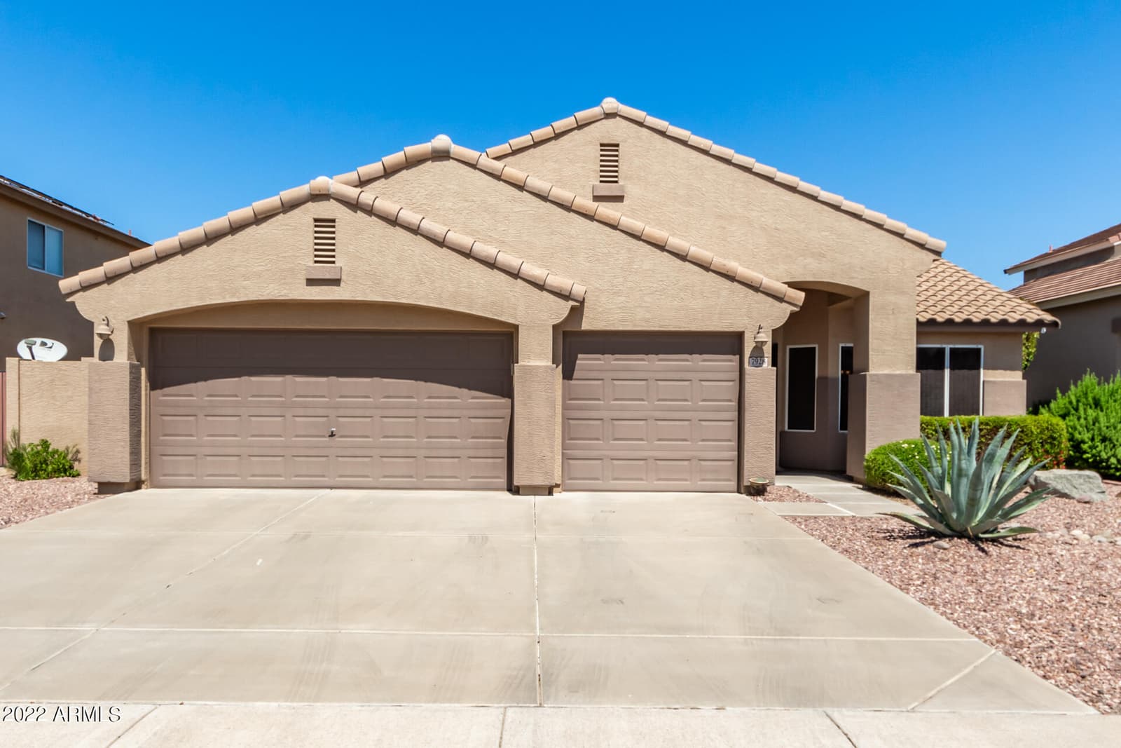 7928 W BEAUBIEN Drive, Peoria, AZ 85382 — photo 2 of 28