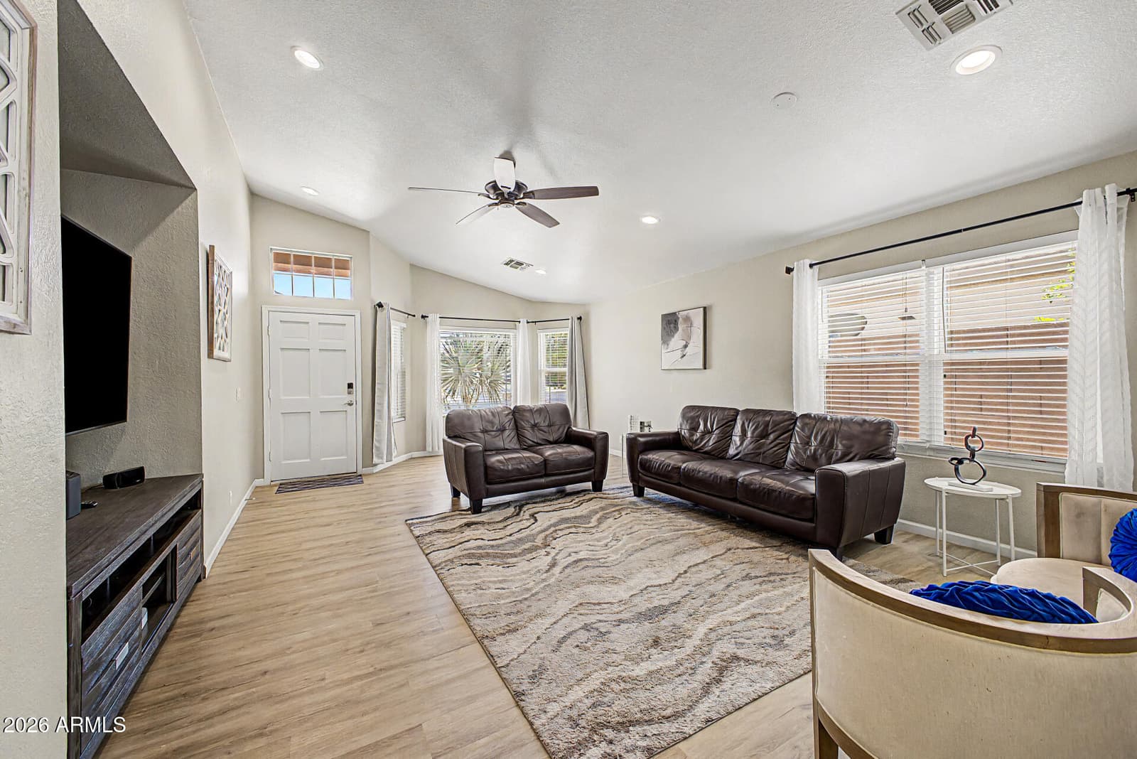 1352 S PORTLAND Avenue, Gilbert, AZ 85296 — photo 5 of 33