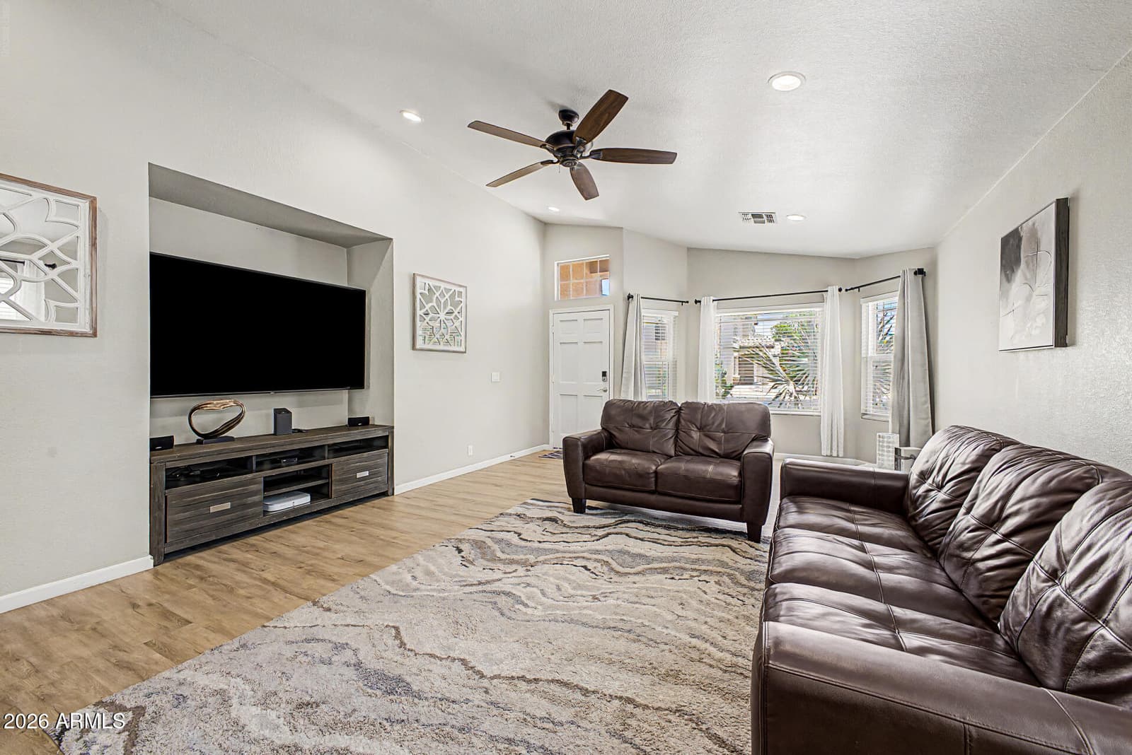 1352 S PORTLAND Avenue, Gilbert, AZ 85296 — photo 6 of 33