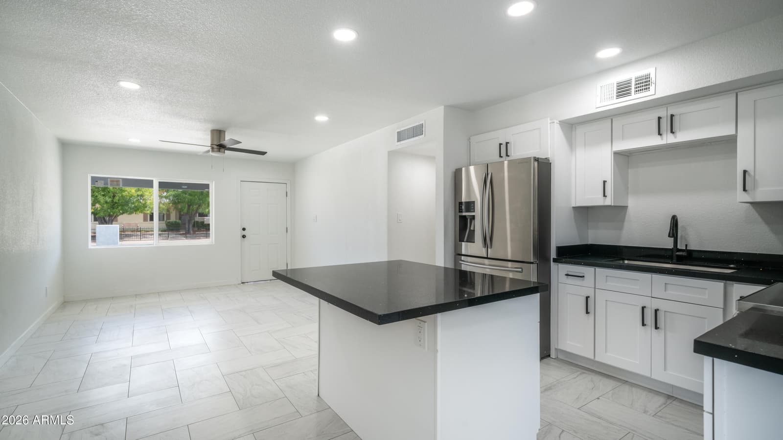 18218 N 33RD Drive, Phoenix, AZ 85053 — photo 7 of 22