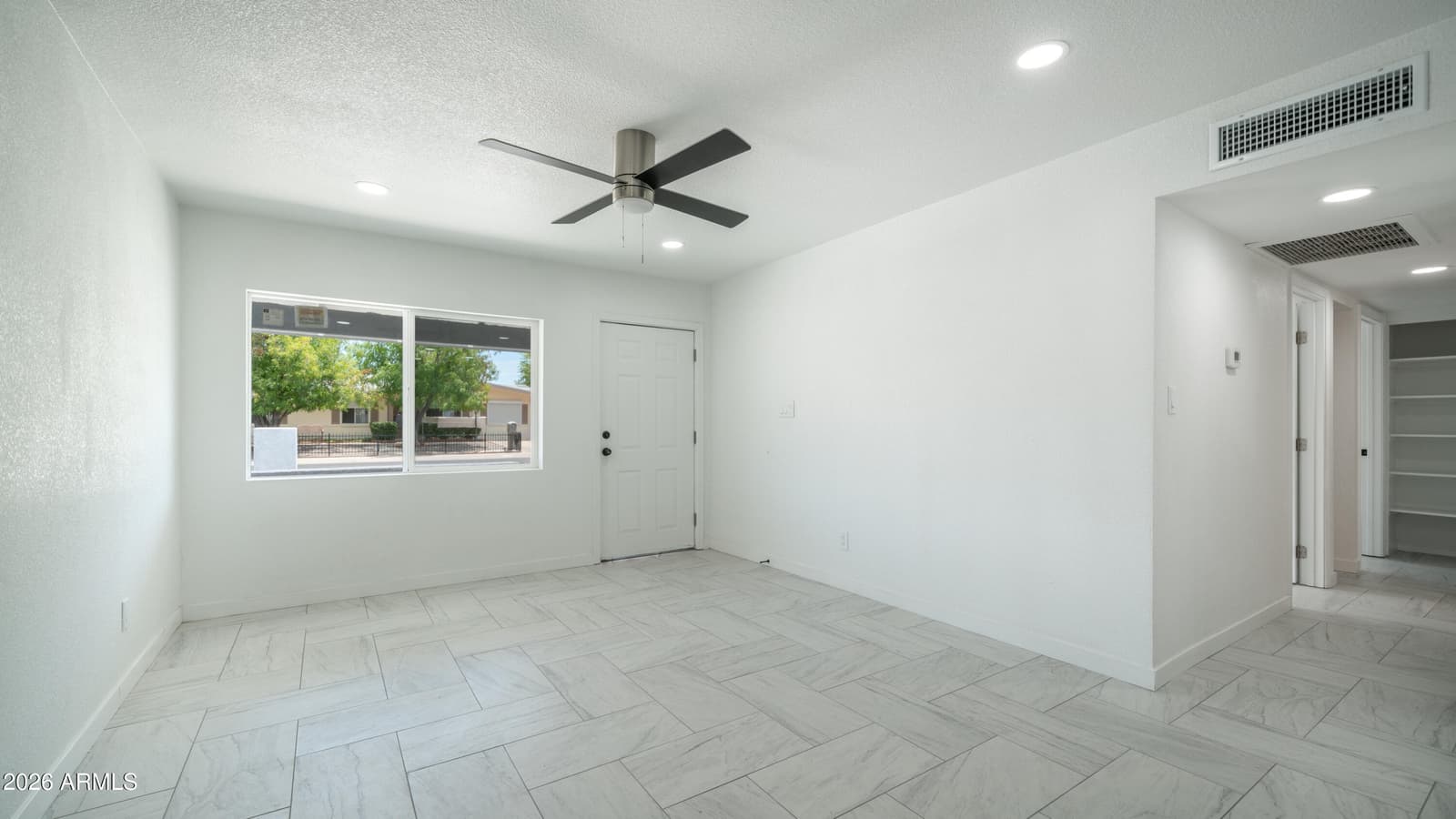 18218 N 33RD Drive, Phoenix, AZ 85053 — photo 10 of 22