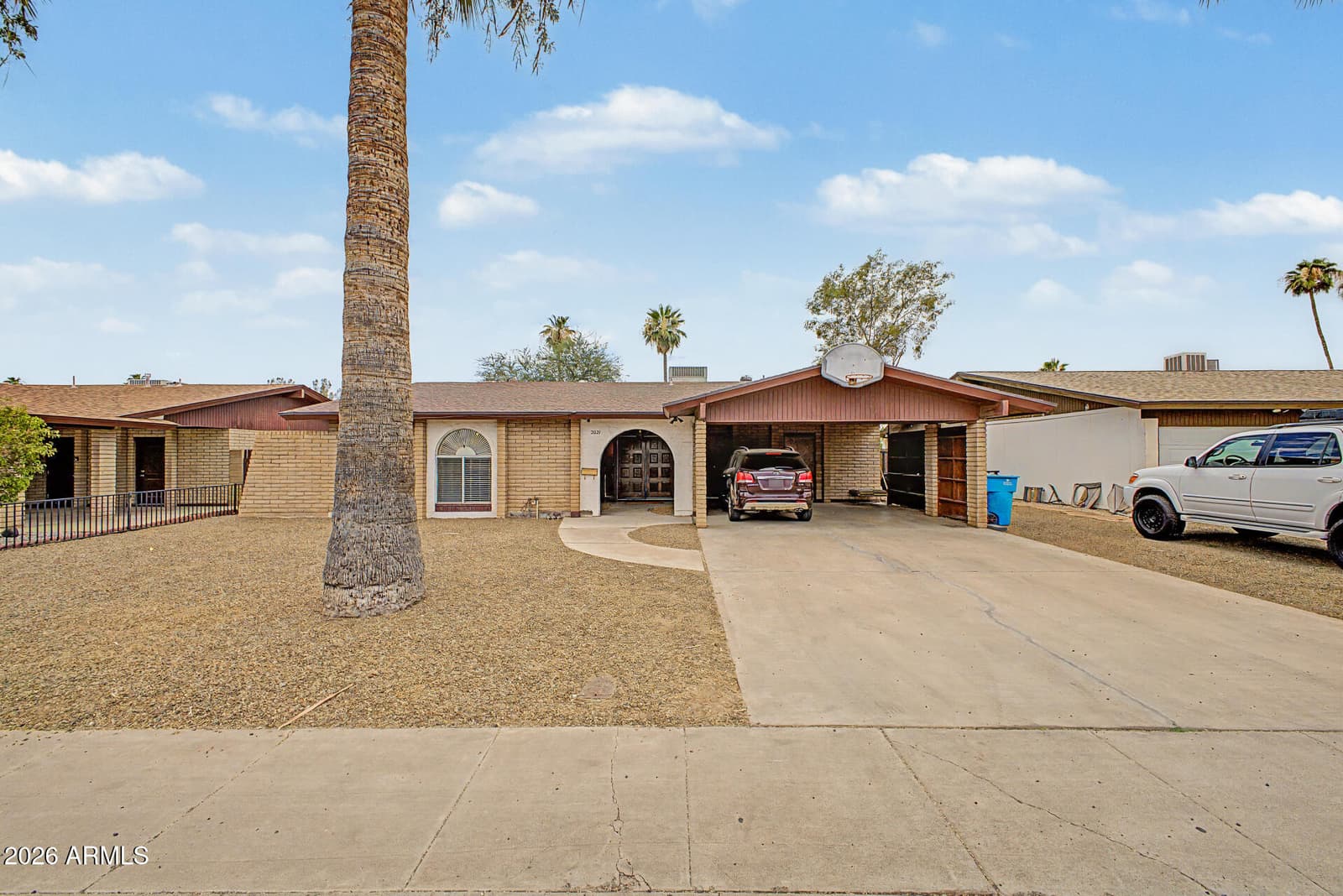 2021 W MYRTLE Avenue, Phoenix, AZ 85021 — photo 1 of 29