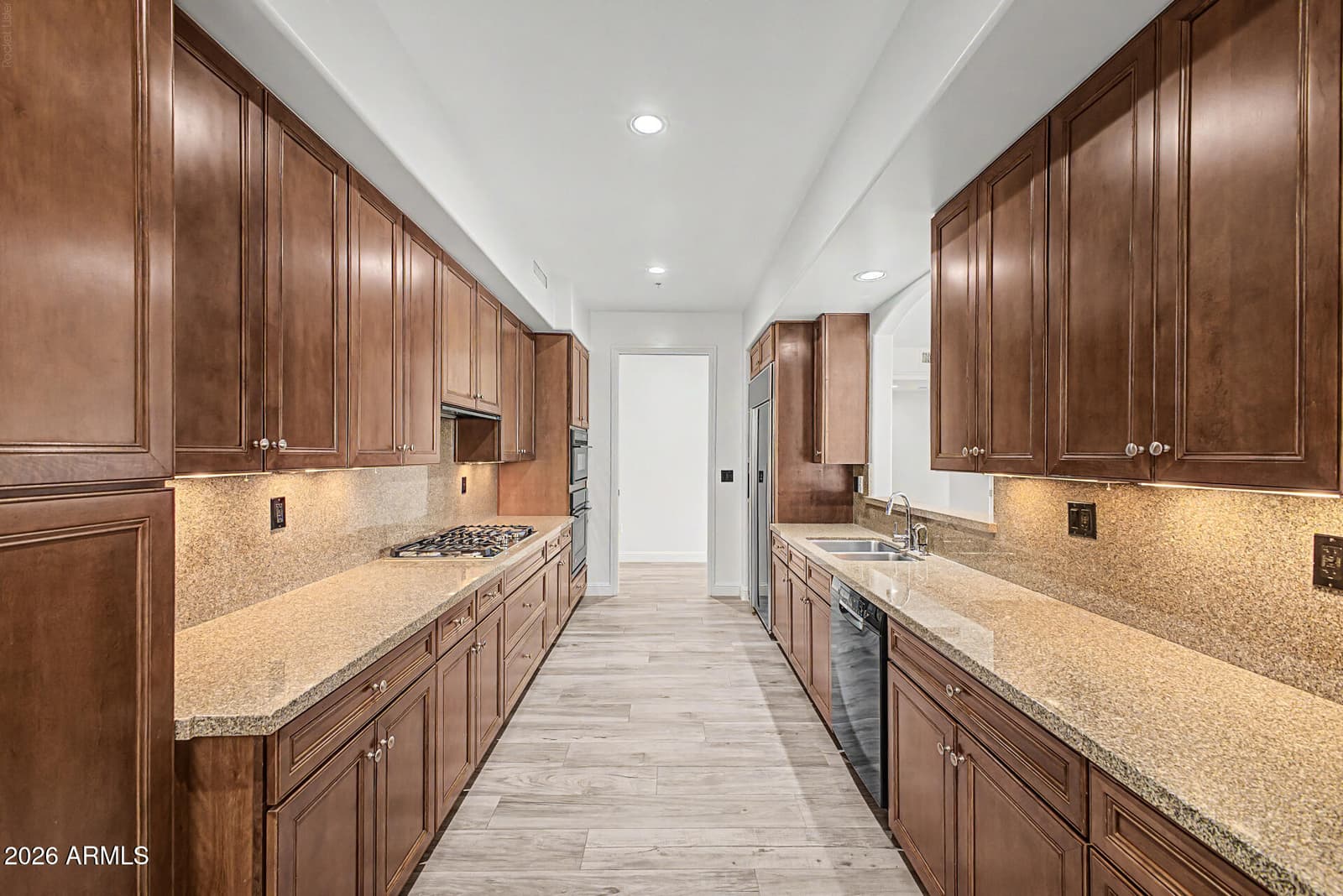 3801 N GOLDWATER Boulevard 204, Scottsdale, AZ 85251 — photo 5 of 33